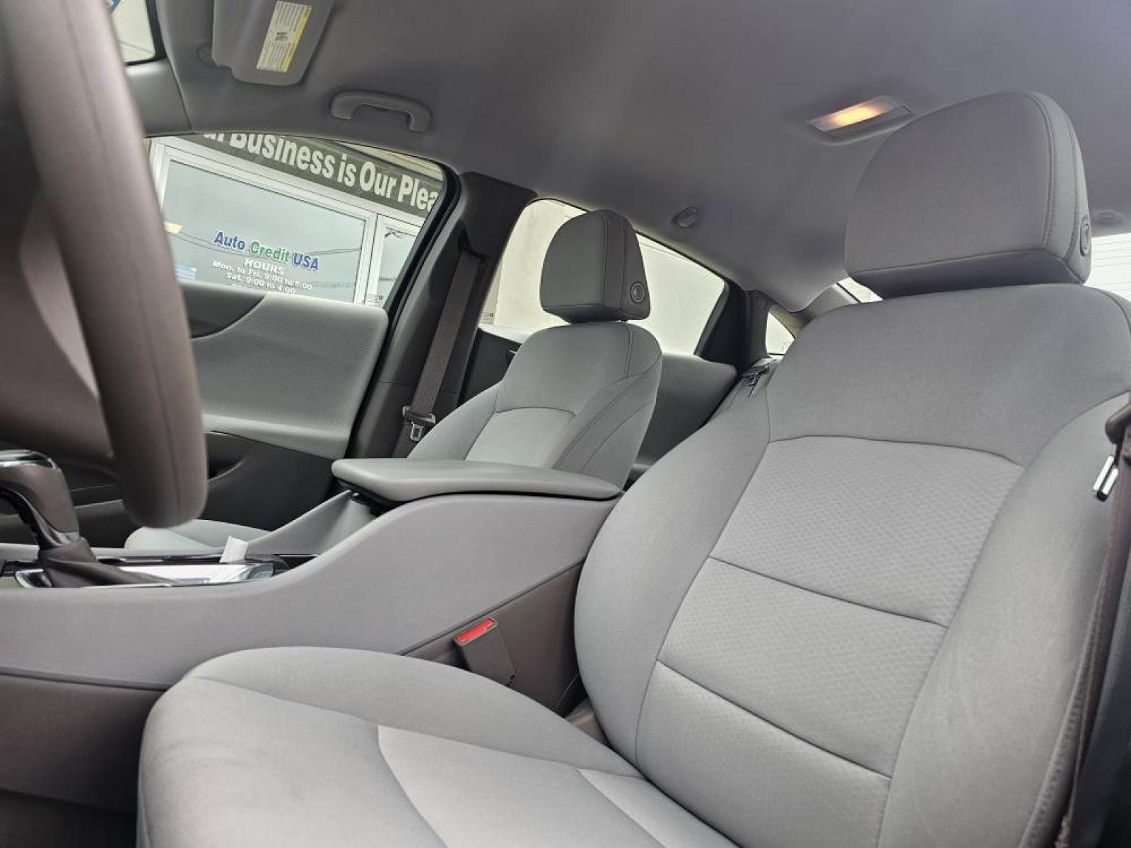 2020 SILVER Chevrolet MALIBU (1G1ZC5ST9LF) with an Other engine, located at 502 South Main Street, Columbia City, IN, 46725, (260) 244-4645, 41.151382, -85.490578 - 2020 Chevrolet MALIBU - Photo#5