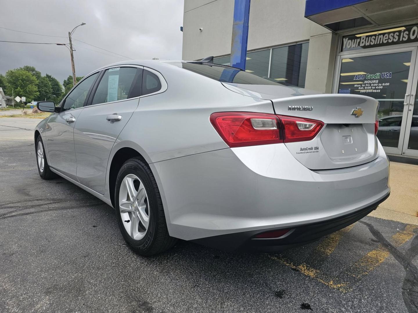 2020 SILVER Chevrolet MALIBU (1G1ZC5ST9LF) with an Other engine, located at 502 South Main Street, Columbia City, IN, 46725, (260) 244-4645, 41.151382, -85.490578 - 2020 Chevrolet MALIBU - Photo#3