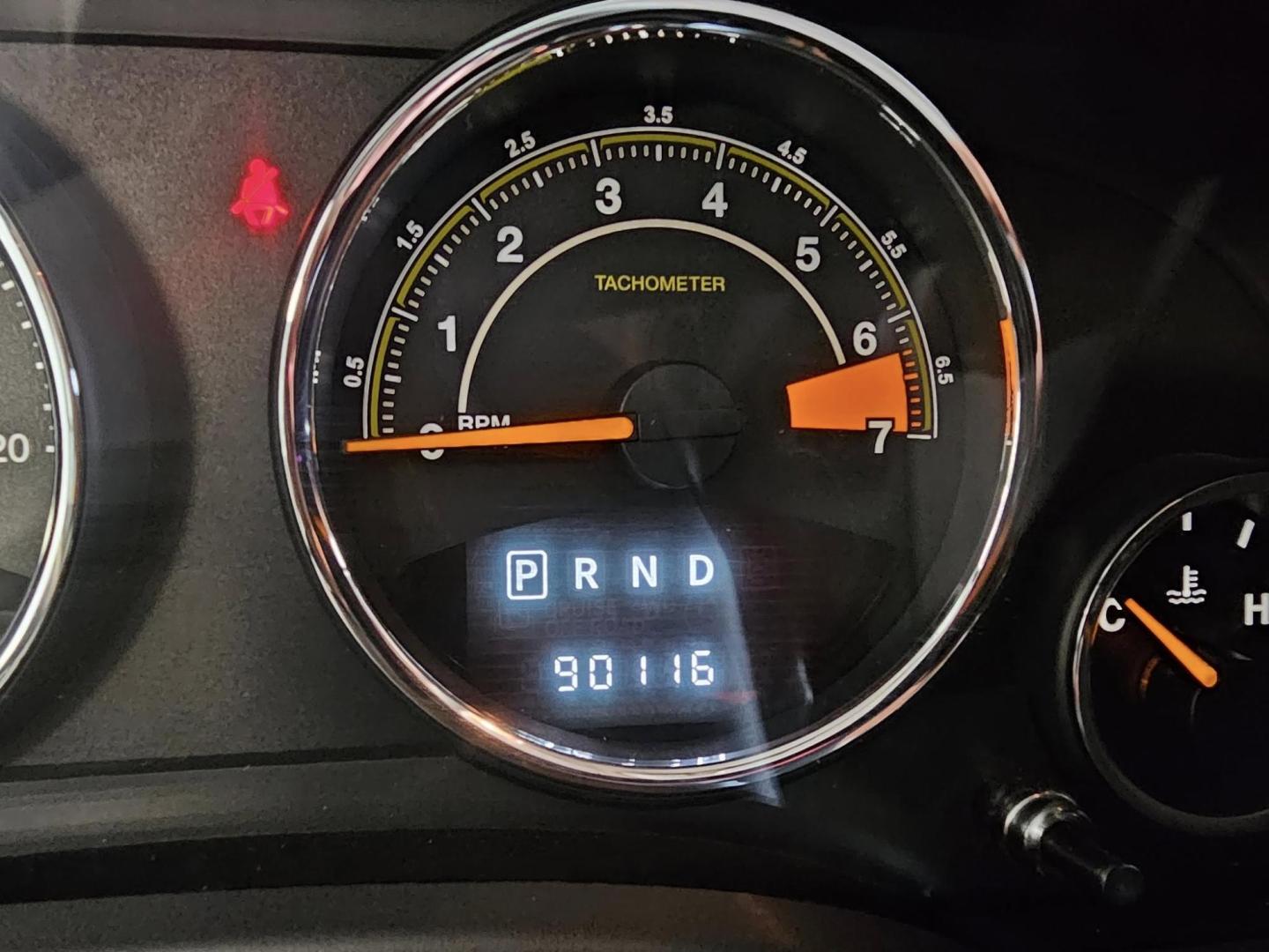 2016 WHITE Jeep Compass (1C4NJDEB9GD) with an Other engine, located at 502 South Main Street, Columbia City, IN, 46725, (260) 244-4645, 41.151382, -85.490578 - **Adventure Awaits with the 2016 Jeep Compass Latitude Perfect for Your Next Journey!**<br /> <br /> Are you ready to embrace life's adventures? Whether you're exploring the scenic roads of Columbia City, IN, or planning a weekend getaway to the nearby Indiana Dunes, the 2016 Jeep Compass Latitude - Photo#9