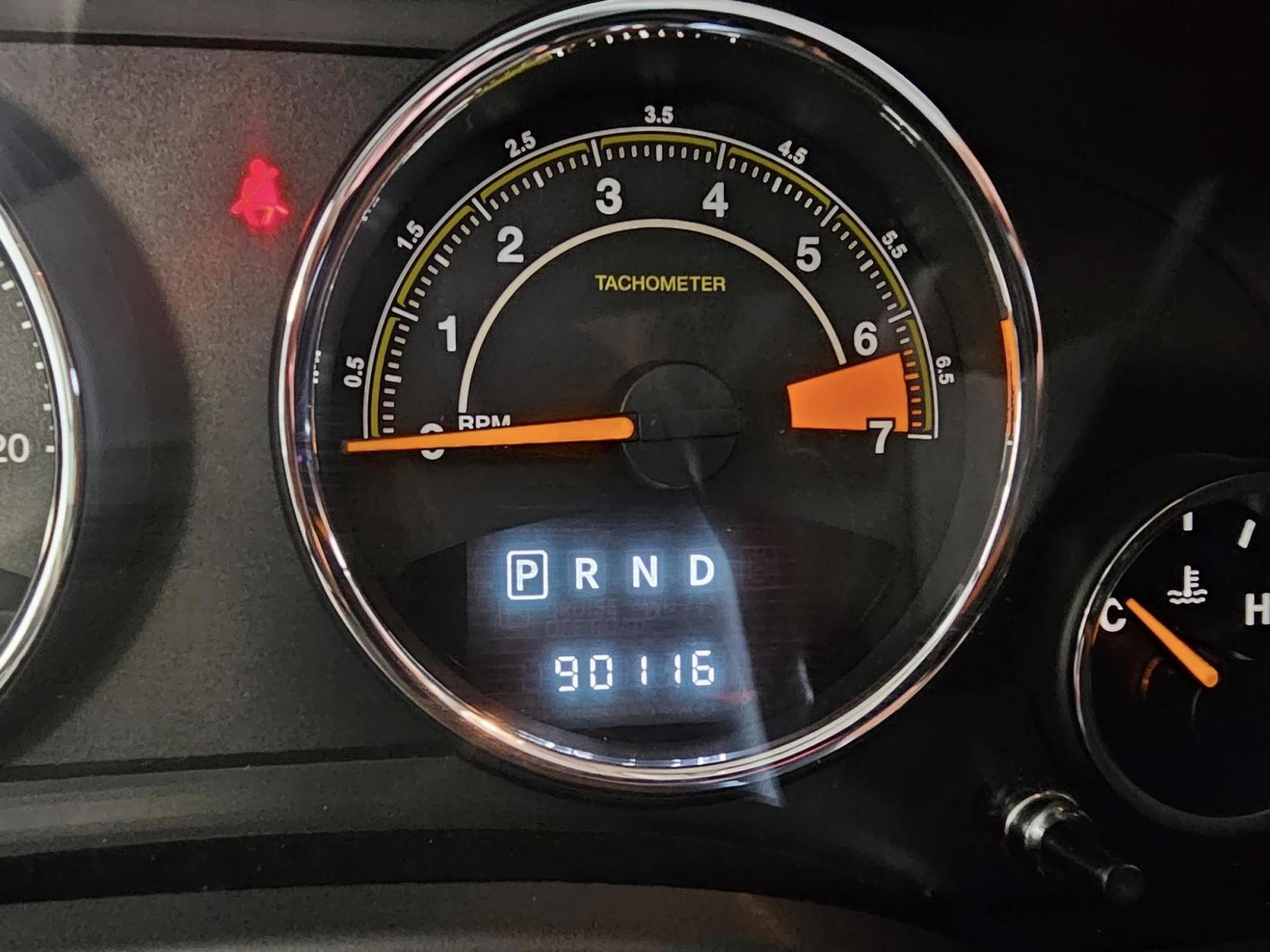 2016 WHITE Jeep COMPASS LATITUDE (1C4NJDEB9GD) with an Other engine, located at 502 South Main Street, Columbia City, IN, 46725, (260) 244-4645, 41.151382, -85.490578 - 2016 Jeep COMPASS LATITUDE - Photo#9