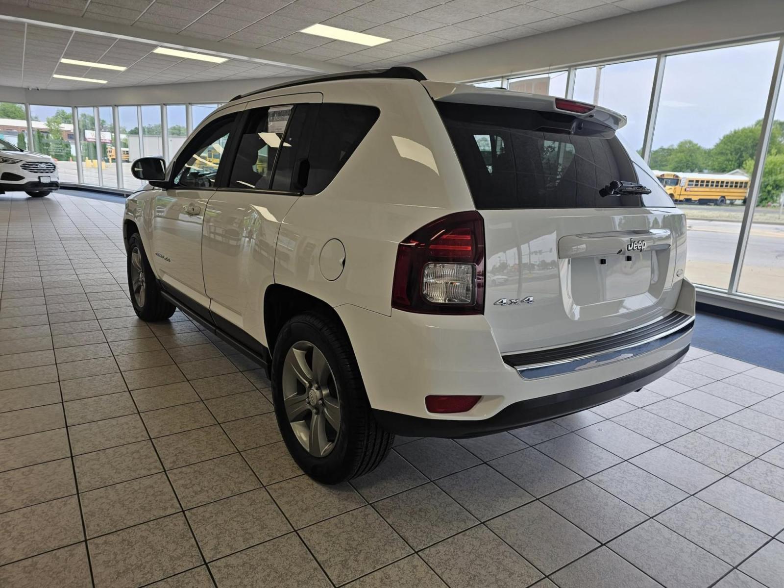 2016 WHITE Jeep COMPASS LATITUDE (1C4NJDEB9GD) with an Other engine, located at 502 South Main Street, Columbia City, IN, 46725, (260) 244-4645, 41.151382, -85.490578 - 2016 Jeep COMPASS LATITUDE - Photo#3