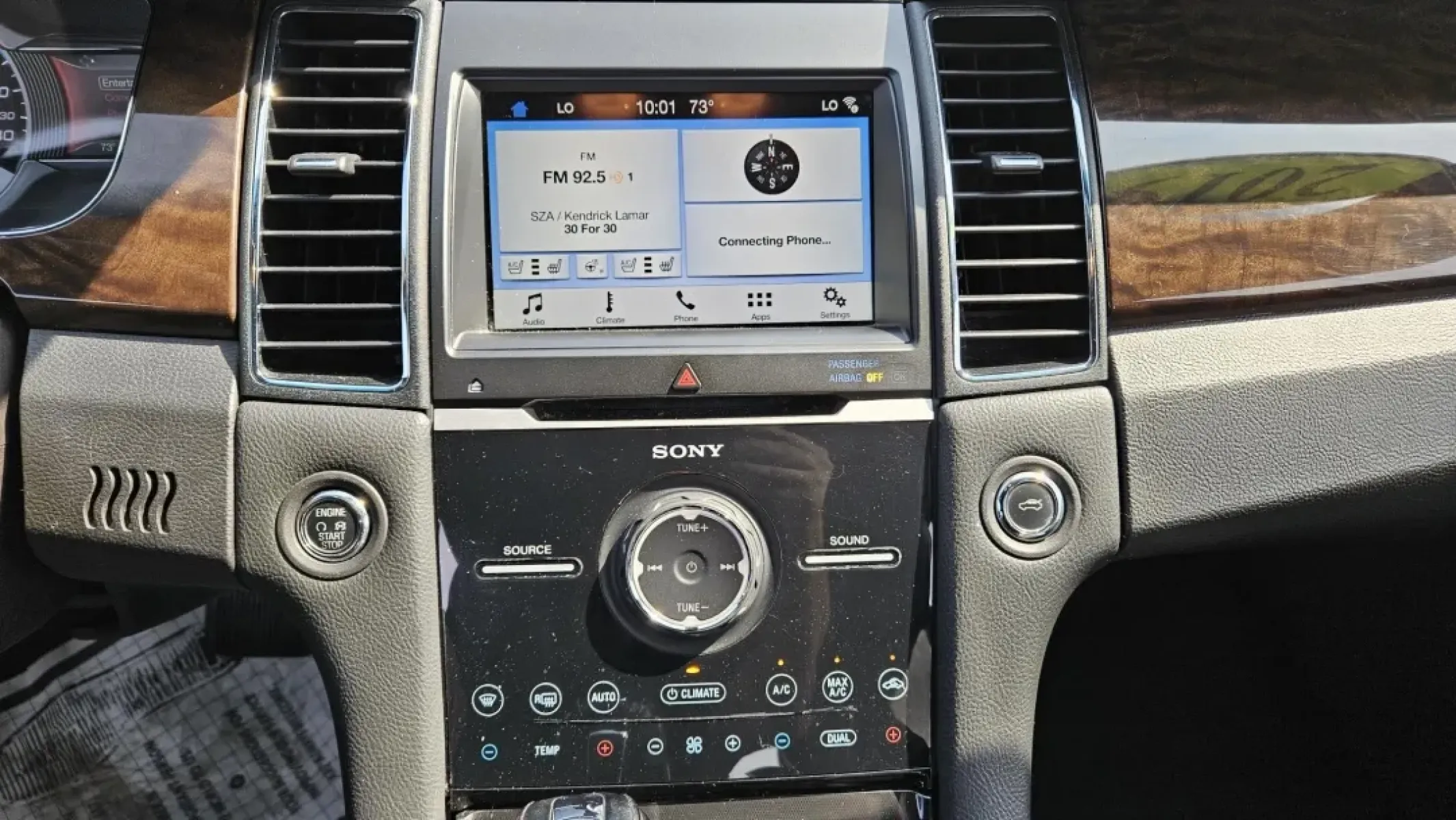 2019 Ford TAURUS LIMITED (1FAHP2F82KG) with an Other engine, located at 5744 Central Avenue, Toledo, OH, 43615, (419) 724-0130, 41.676781, -83.682137 - Discover the perfect blend of style, comfort, and reliability with this stunning 2019 Ford Taurus Limited, available now at Auto Credit in Toledo, Ohio. Whether you're commuting to work, taking the kids to school, or planning a weekend getaway, this sedan is designed to enhance your driving experien - Photo#10