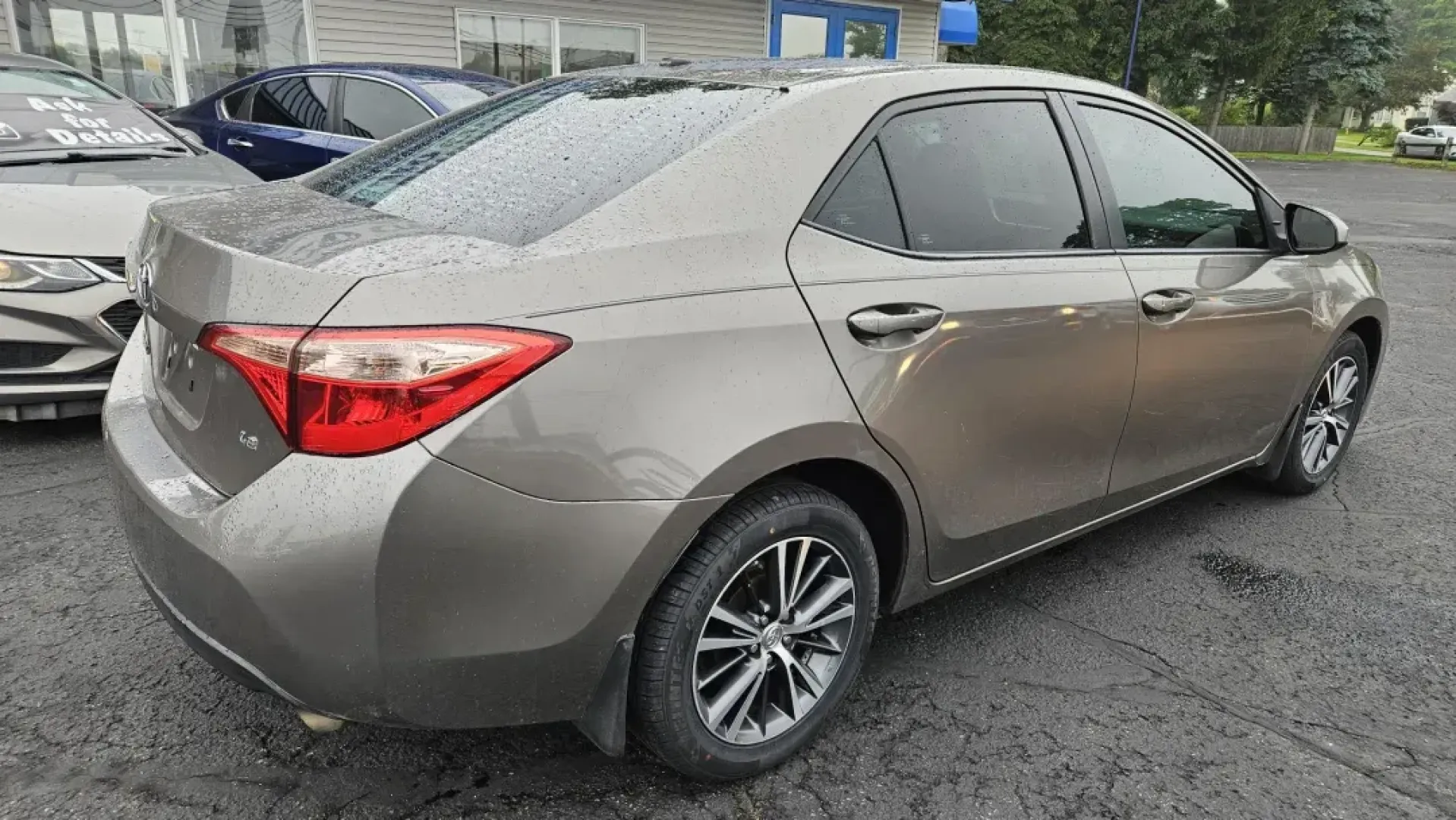 2017 Toyota COROLLA SE; LE; XLE; (5YFBURHE7HP) with an Other engine, located at 5744 Central Avenue, Toledo, OH, 43615, (419) 724-0130, 41.676781, -83.682137 - **Drive into Adventure with the 2017 Toyota Corolla - Perfect for Your Daily Commute!**<br /> <br /> Are you in the market for a reliable sedan that balances style, comfort, and efficiency? Look no further than our stunning 2017 Toyota Corolla at Auto Credit, your trusted Buy Here Pay Here dealershi - Photo#3