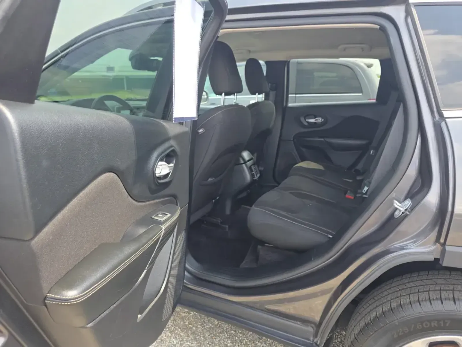 2016 Jeep CHEROKEE LATITUDE (1C4PJLCB7GW) with an Other engine, located at 15 Petro Dr, Warsaw, IN, 46582, (574) 306-0055, 41.273563, -85.857544 - 2016 Jeep CHEROKEE LATITUDE - Photo#5