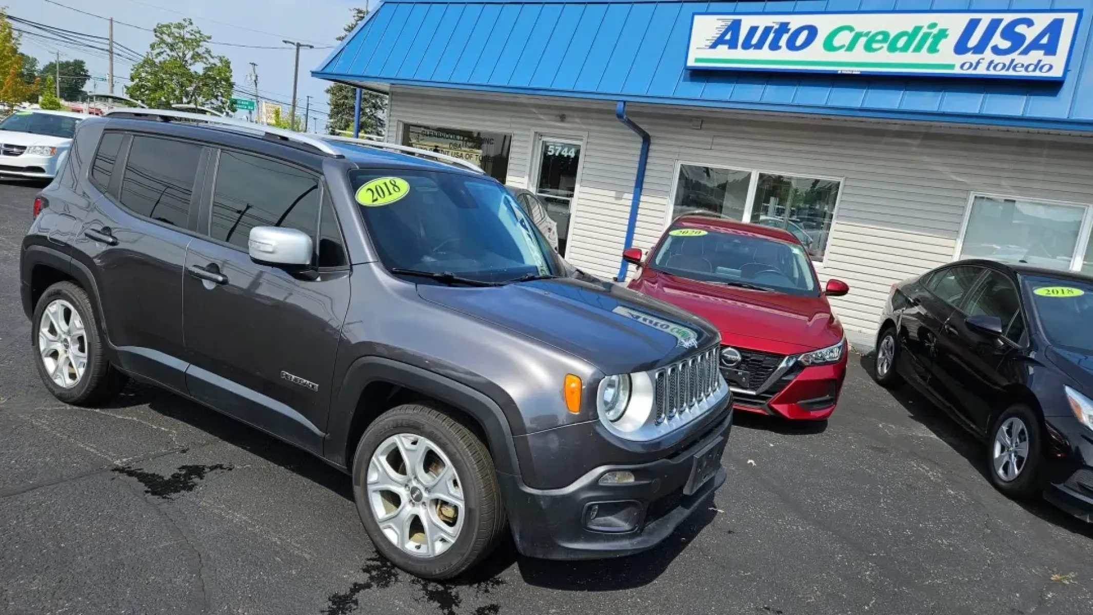 2018 Jeep Renegade (ZACCJADB7JP) with an Other engine, located at 5744 Central Avenue, Toledo, OH, 43615, (419) 724-0130, 41.676781, -83.682137 - Are you ready to elevate your weekend adventures or tackle daily commutes with confidence? Look no further! This 2018 Jeep Renegade Limited is not just a vehicle; it's your ticket to a lifestyle filled with exploration and comfort. With its robust SUV body and sleek gray exterior, this Renegade is p - Photo#1