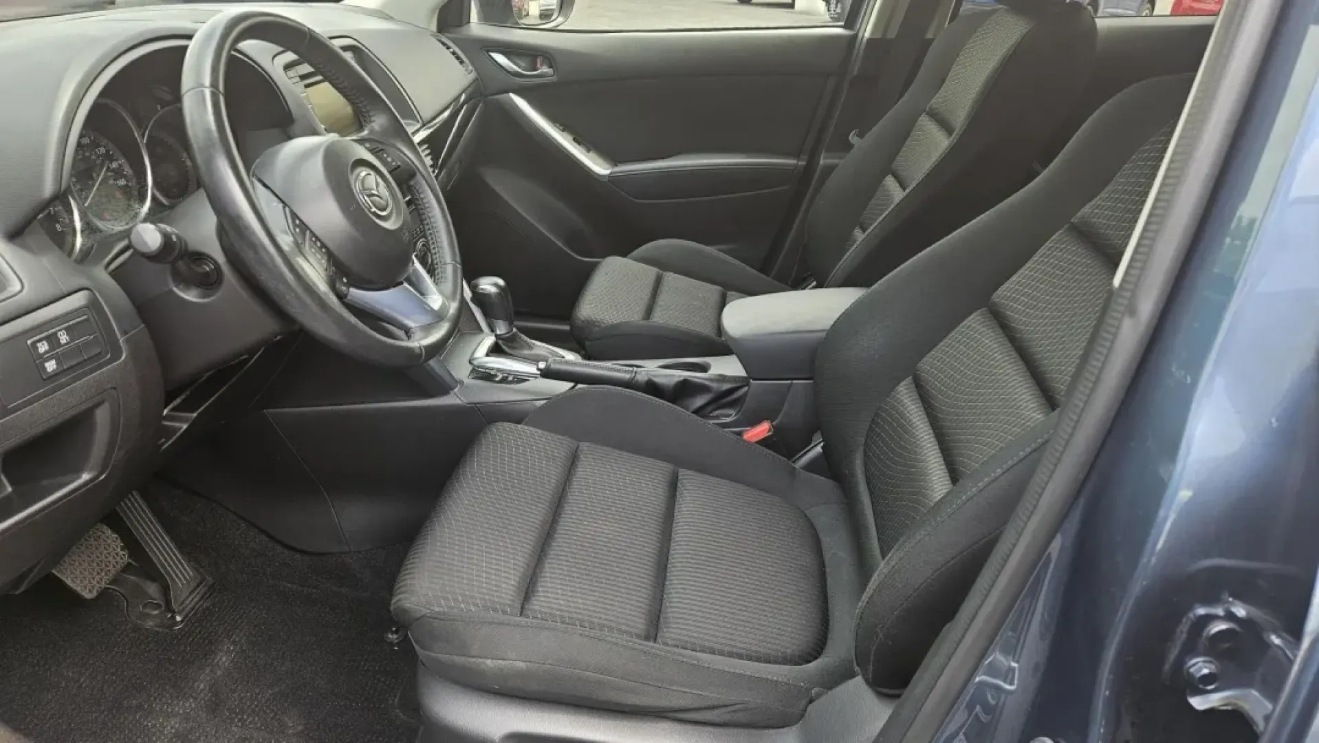 2015 Mazda CX-5 TOURING (JM3KE2CY0F0) with an Other engine, located at 5744 Central Avenue, Toledo, OH, 43615, (419) 724-0130, 41.676781, -83.682137 - **Discover Your Adventure with the 2015 Mazda CX-5 Touring at Auto Credit in Toledo, OH!**<br /> <br /> Are you ready to elevate your family outings or weekend adventures? The 2015 Mazda CX-5 Touring is the perfect blend of versatility and comfort, designed to meet the needs of today's active lifest - Photo#5