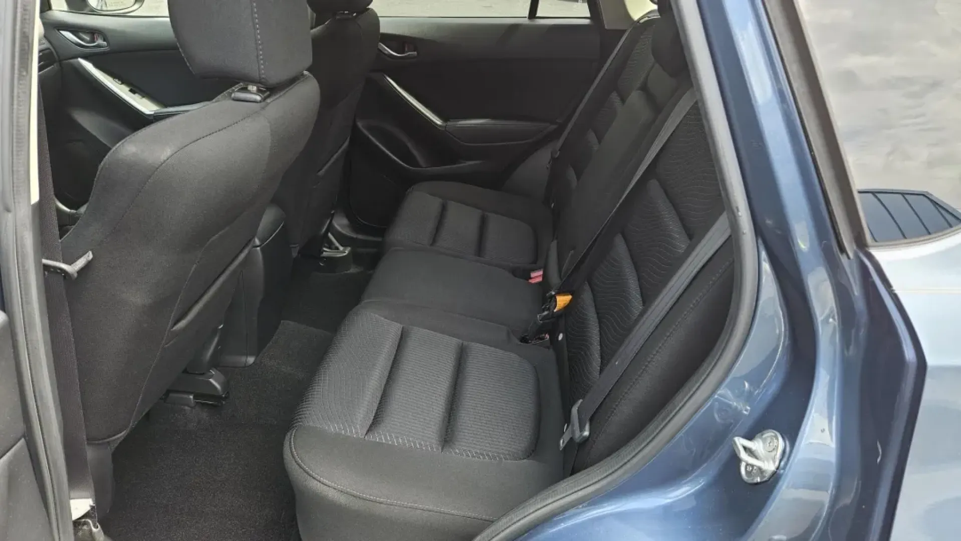 2015 Mazda CX-5 TOURING (JM3KE2CY0F0) with an Other engine, located at 5744 Central Avenue, Toledo, OH, 43615, (419) 724-0130, 41.676781, -83.682137 - **Discover Your Adventure with the 2015 Mazda CX-5 Touring at Auto Credit in Toledo, OH!**<br /> <br /> Are you ready to elevate your family outings or weekend adventures? The 2015 Mazda CX-5 Touring is the perfect blend of versatility and comfort, designed to meet the needs of today's active lifest - Photo#6