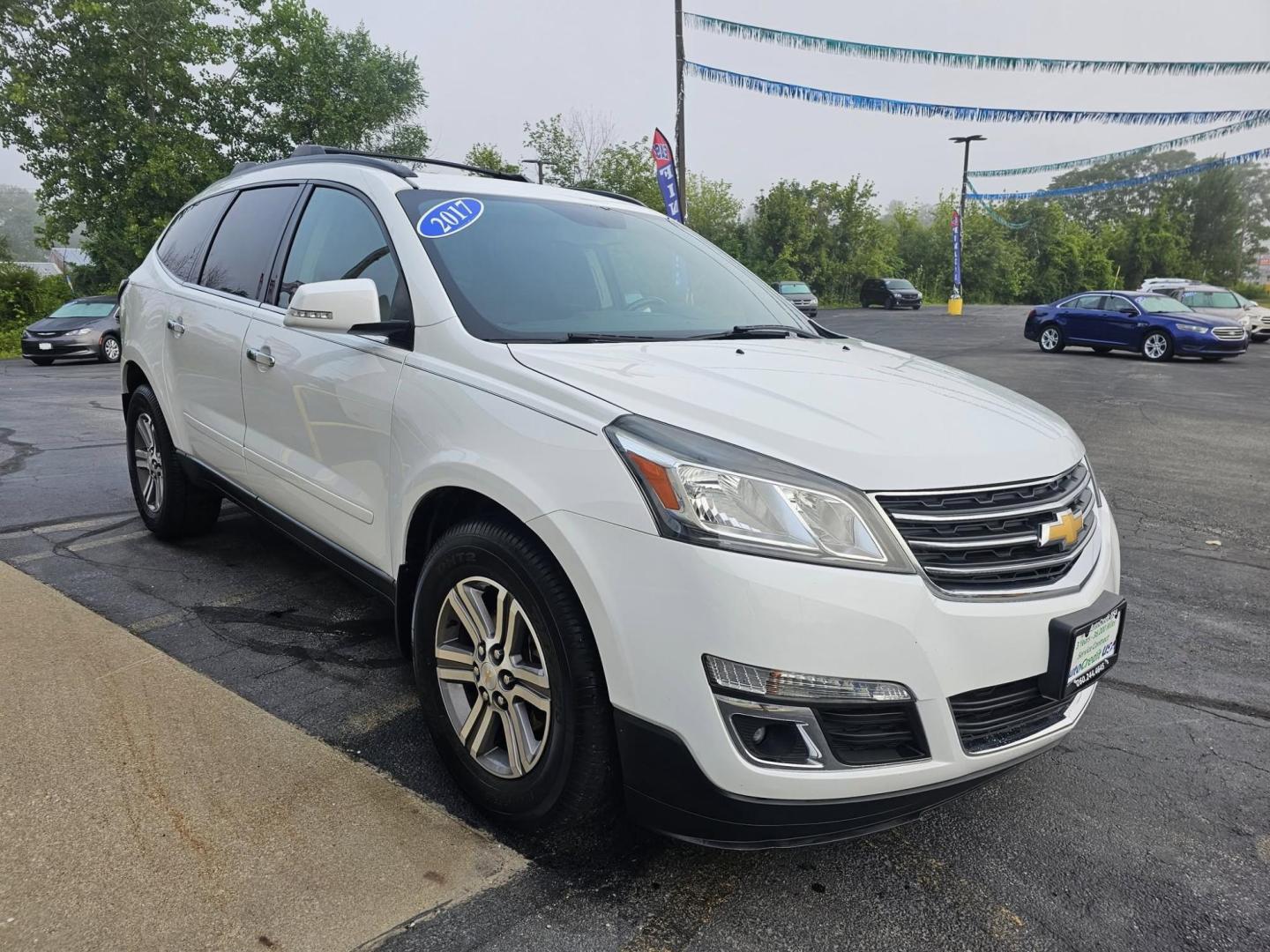 2017 WHITE Chevrolet TRAVERSE (1GNKRGKD7HJ) with an Other engine, located at 502 South Main Street, Columbia City, IN, 46725, (260) 244-4645, 41.151382, -85.490578 - **Adventure Awaits: Discover Your 2017 Chevrolet Traverse at Auto Credit!**<br /> <br /> Are you ready to elevate your family adventures or weekend getaways? Look no further than this stunning 2017 Chevrolet Traverse, available now at Auto Credit in Columbia City, Indiana. This versatile SUV is perf - Photo#1
