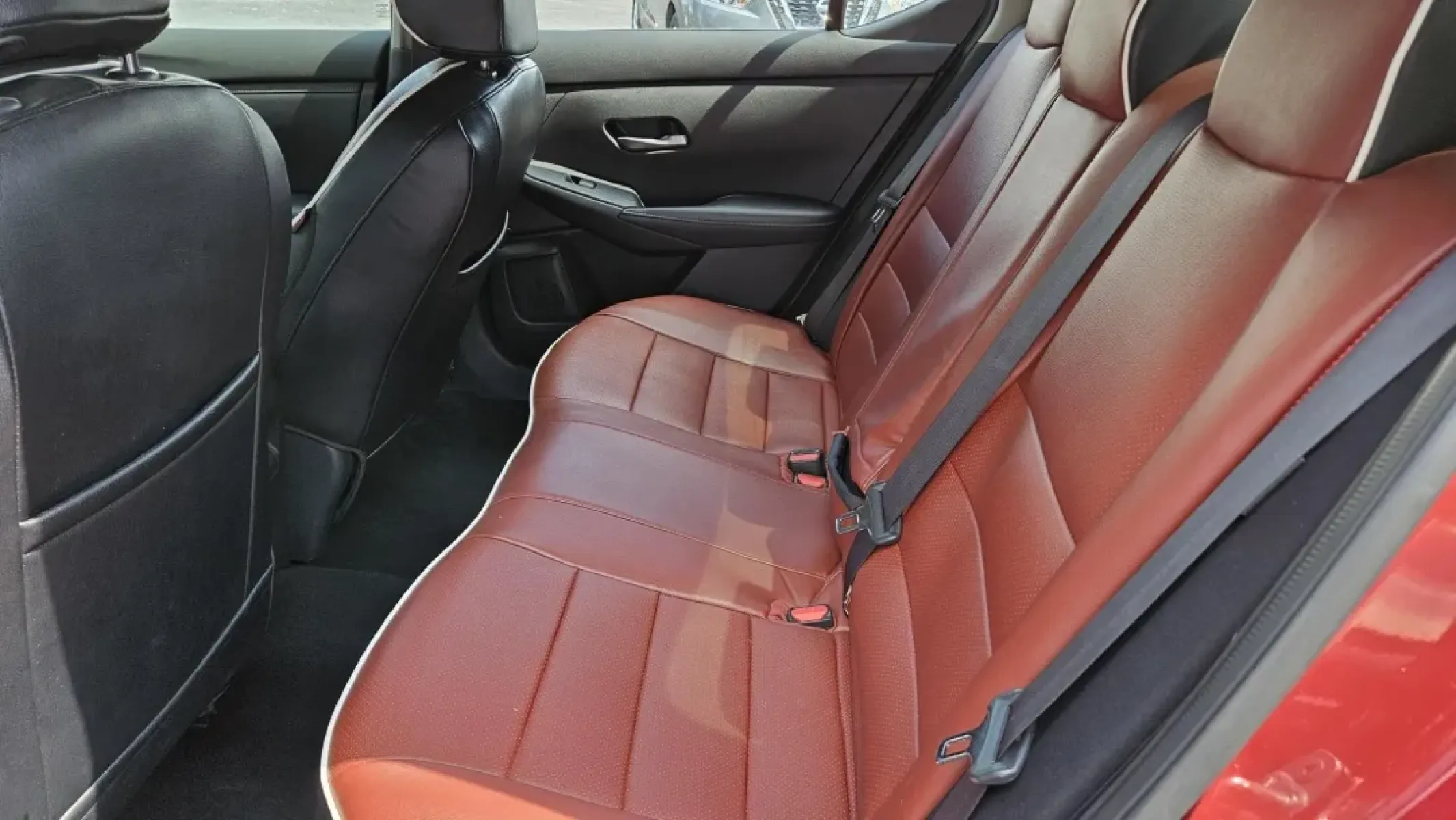 2020 Nissan SENTRA SV (3N1AB8CV6LY) with an Other engine, located at 5744 Central Avenue, Toledo, OH, 43615, (419) 724-0130, 41.676781, -83.682137 - **Drive Into Your Next Adventure with the 2020 Nissan Sentra SV! Perfect for Everyday Comfort and Style!**<br /> <br /> Are you on the lookout for a stylish, reliable sedan that fits your busy lifestyle? Look no further than this stunning 2020 Nissan Sentra SV, located right here at Auto Credit in T - Photo#9