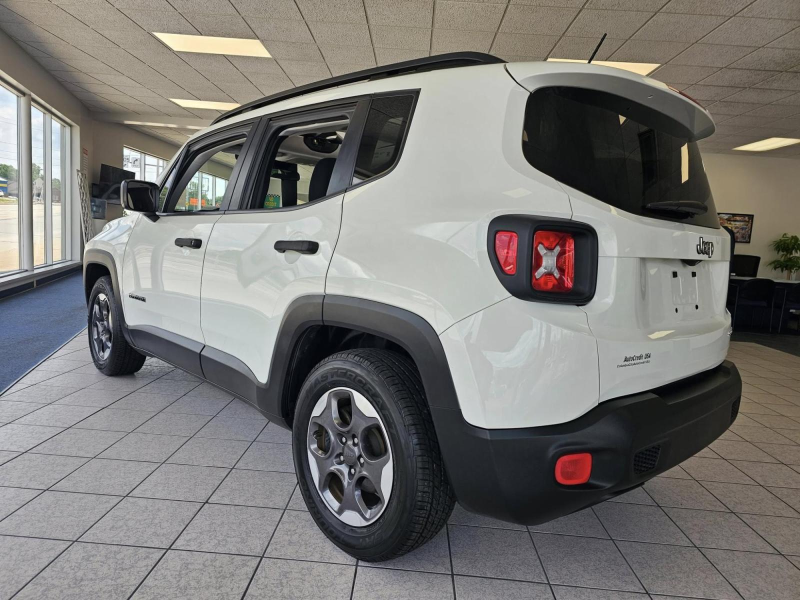 2017 WHITE Jeep Renegade (ZACCJAAB6HP) with an Other engine, located at 502 South Main Street, Columbia City, IN, 46725, (260) 244-4645, 41.151382, -85.490578 - Are you ready to elevate your adventures and redefine your daily commute? Imagine cruising confidently through Columbia City and beyond in a 2017 Jeep Renegade Sport, the perfect blend of rugged capability and urban style. This compact SUV is designed not just for the road, but for life. Whether you - Photo#2