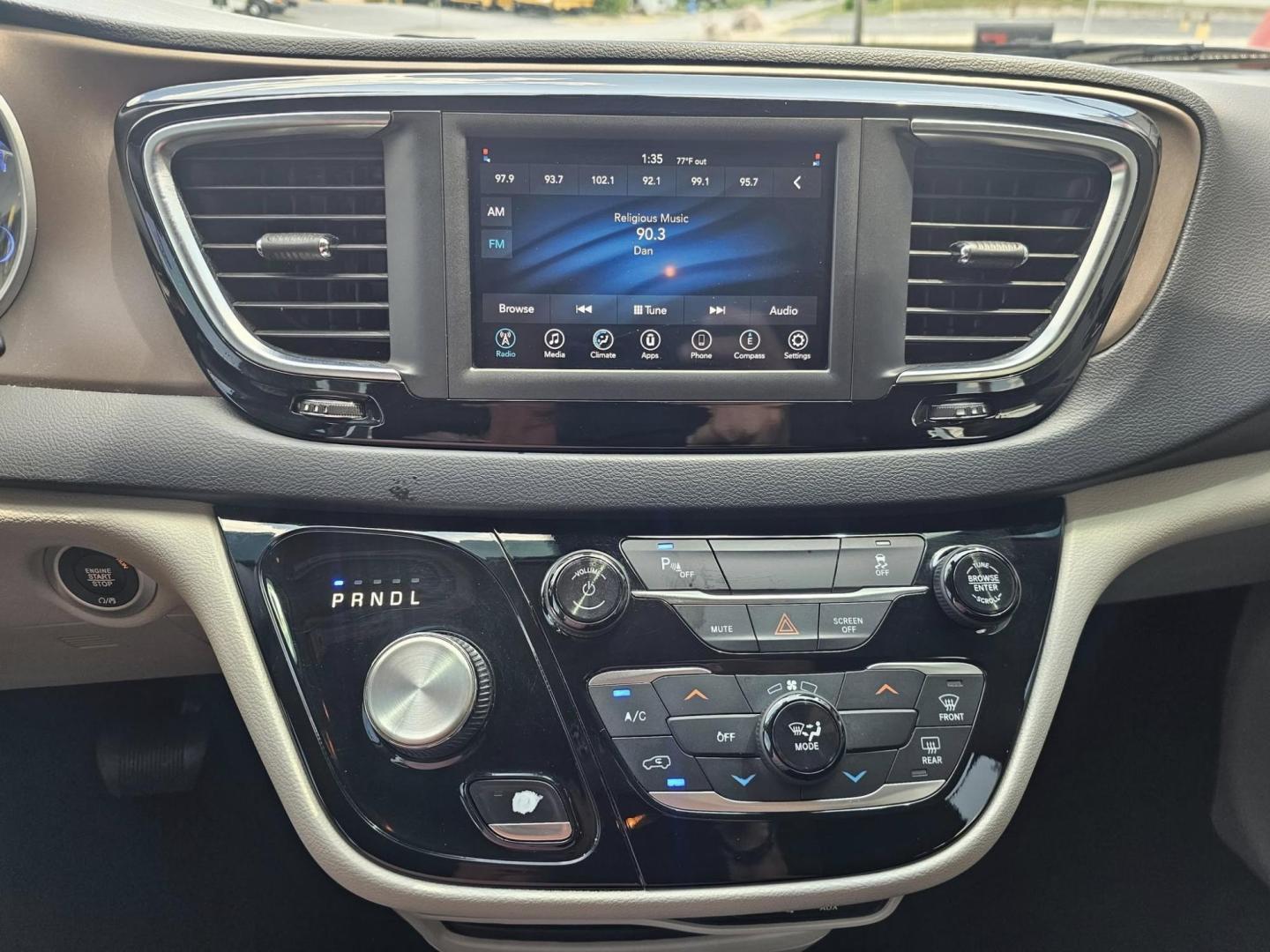 2018 GRAY Chrysler PACIFICA L (2C4RC1AG2JR) with an Other engine, located at 502 South Main Street, Columbia City, IN, 46725, (260) 244-4645, 41.151382, -85.490578 - Rev up your family adventures with this stunning 2018 Chrysler Pacifica L, now available at Auto Credit in Columbia City, Indiana! If you're looking for a spacious, stylish, and reliable van, this Pacifica is your gateway to unforgettable road trips and comfortable daily commutes. With ample space f - Photo#8