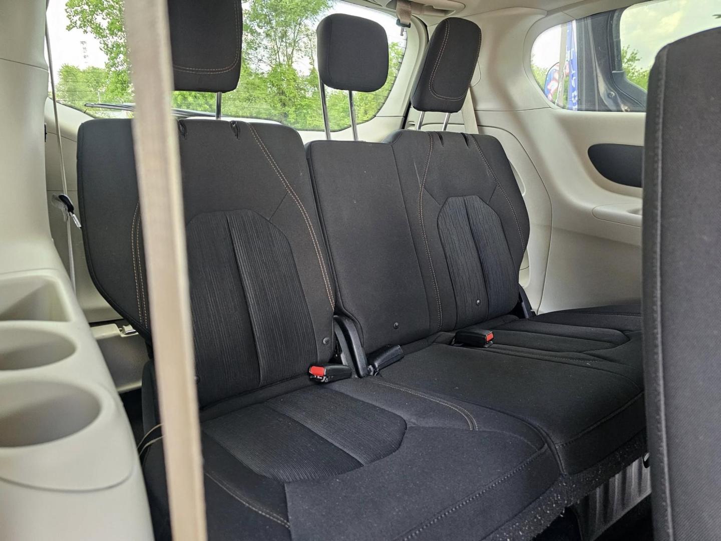 2018 GRAY Chrysler PACIFICA L (2C4RC1AG2JR) with an Other engine, located at 502 South Main Street, Columbia City, IN, 46725, (260) 244-4645, 41.151382, -85.490578 - Rev up your family adventures with this stunning 2018 Chrysler Pacifica L, now available at Auto Credit in Columbia City, Indiana! If you're looking for a spacious, stylish, and reliable van, this Pacifica is your gateway to unforgettable road trips and comfortable daily commutes. With ample space f - Photo#4