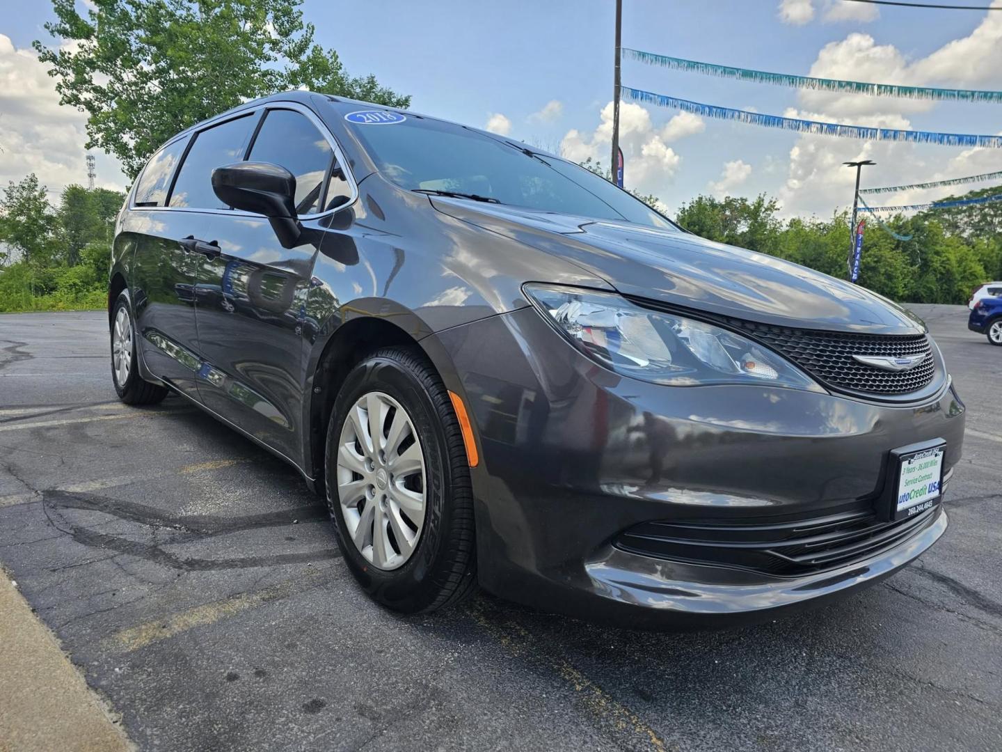 2018 GRAY Chrysler PACIFICA L (2C4RC1AG2JR) with an Other engine, located at 502 South Main Street, Columbia City, IN, 46725, (260) 244-4645, 41.151382, -85.490578 - Rev up your family adventures with this stunning 2018 Chrysler Pacifica L, now available at Auto Credit in Columbia City, Indiana! If you're looking for a spacious, stylish, and reliable van, this Pacifica is your gateway to unforgettable road trips and comfortable daily commutes. With ample space f - Photo#1