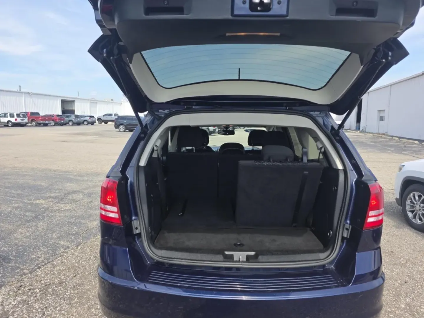 2017 Dodge Journey (3C4PDCABXHT) with an Other engine, located at 15 Petro Dr, Warsaw, IN, 46582, (574) 306-0055, 41.273563, -85.857544 - ### Discover Your Next Adventure with the 2017 Dodge Journey SE at Auto Credit - Warsaw, IN<br /> <br /> Are you searching for a versatile vehicle that can seamlessly fit into your busy lifestyle? Look no further than the 2017 Dodge Journey SE, available now at Auto Credit in Warsaw, Indiana! This s - Photo#6