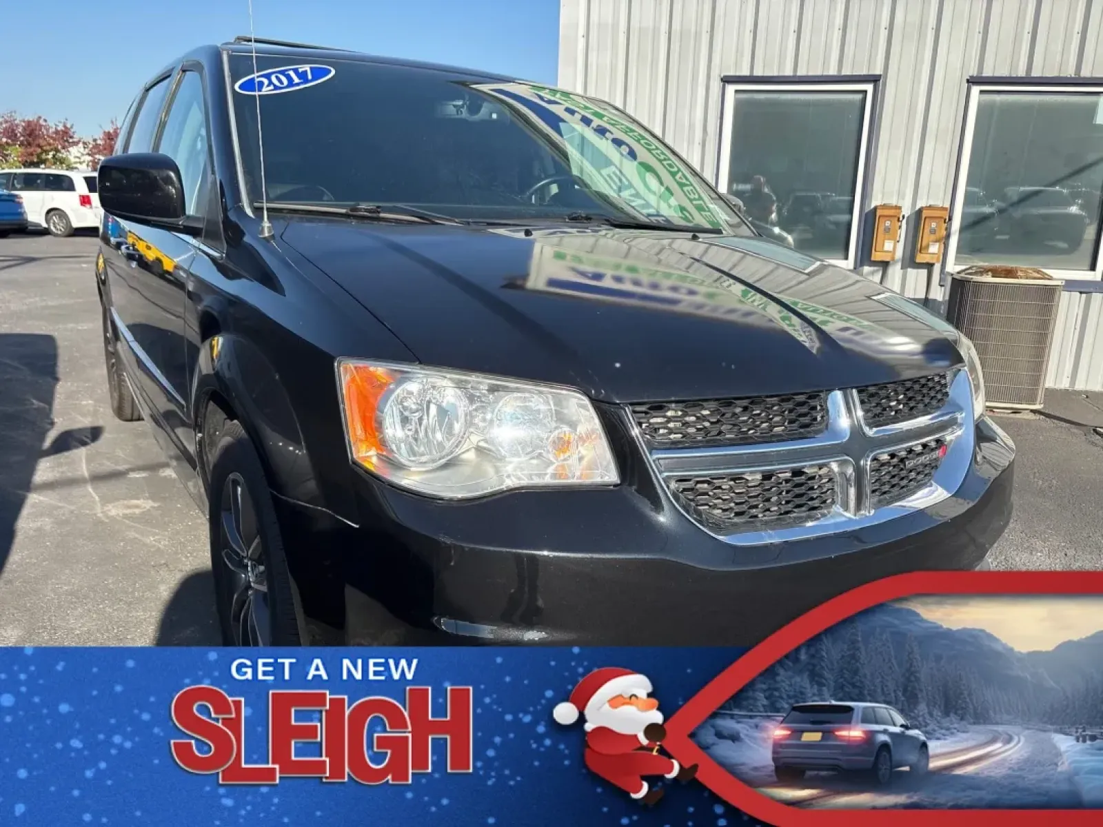 2017 Dodge Grand Caravan (2C4RDGCG3HR) with an Other engine, located at 100 West Coliseum Boulevard, Fort Wayne, IN, 46805, (260) 471-0567, 41.119961, -85.140312 - **Discover the Perfect Family Companion: 2017 Dodge Grand Caravan SXT at Auto Credit, Fort Wayne, IN**<br /> <br /> Are you on the hunt for a reliable vehicle that can keep up with your active family lifestyle? Look no further than the 2017 Dodge Grand Caravan SXT, available now at Auto Credit in Fo - Photo#0