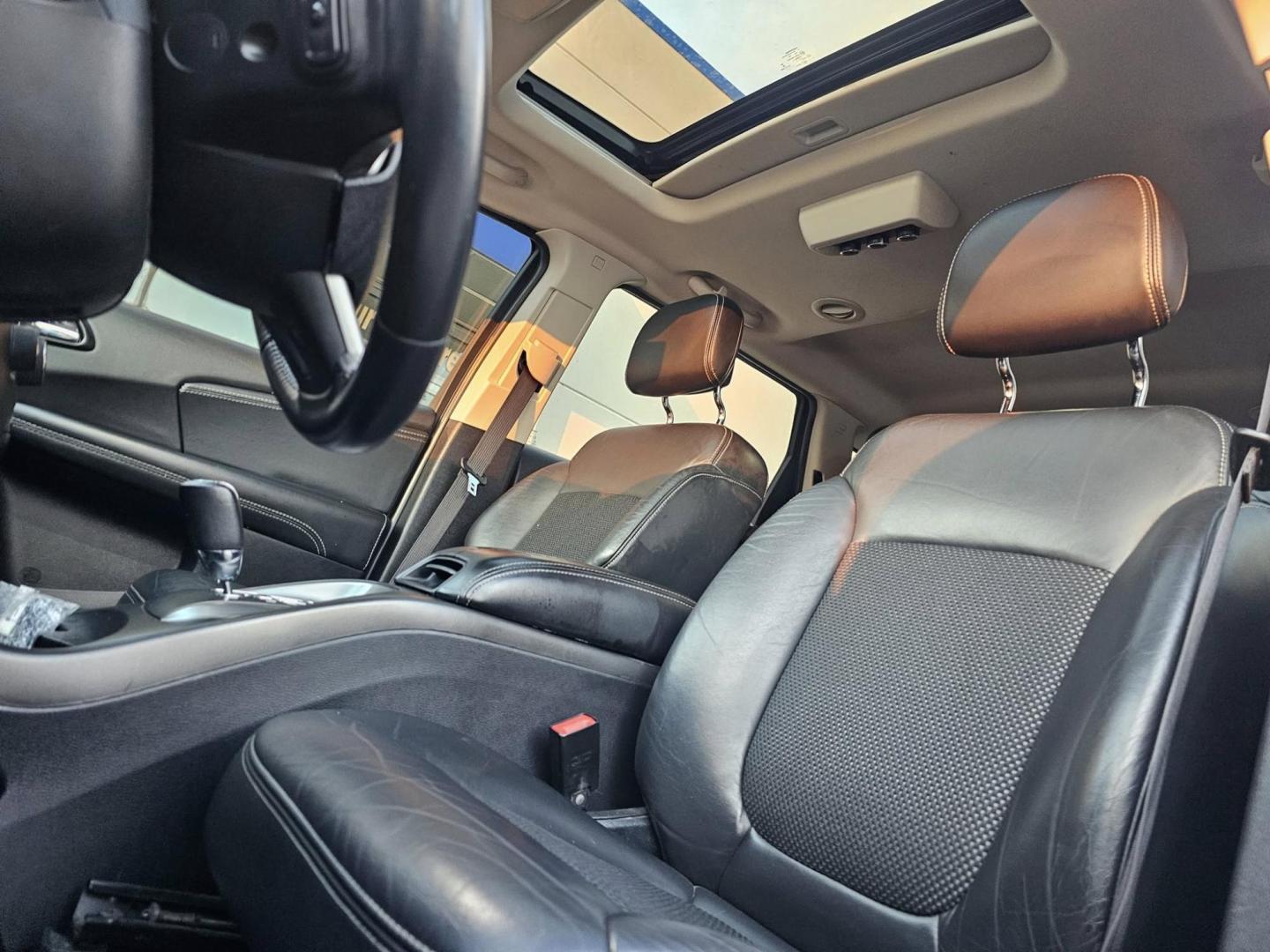 2017 BLACK /BLACK Dodge Journey Crossroad (3C4PDCGB3HT) with an 2.4L L4 DOHC 16V engine, 4A transmission, located at 502 South Main Street, Columbia City, IN, 46725, (260) 244-4645, 41.151382, -85.490578 - Photo#4