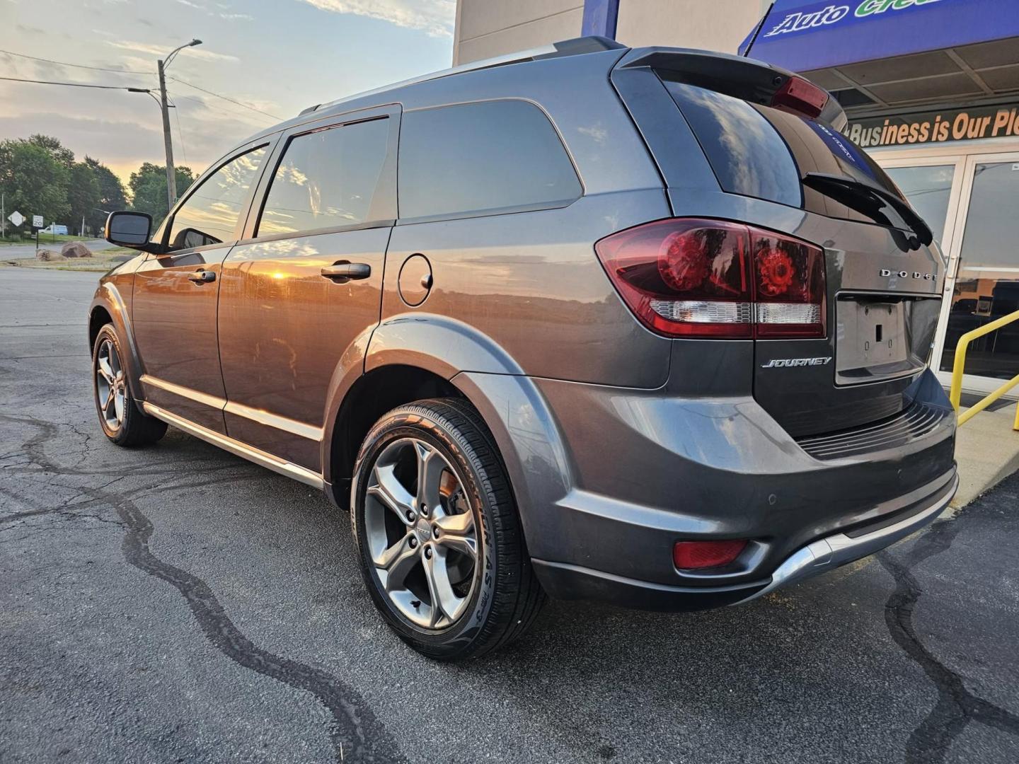 2017 BLACK /BLACK Dodge Journey Crossroad (3C4PDCGB3HT) with an 2.4L L4 DOHC 16V engine, 4A transmission, located at 502 South Main Street, Columbia City, IN, 46725, (260) 244-4645, 41.151382, -85.490578 - Photo#3