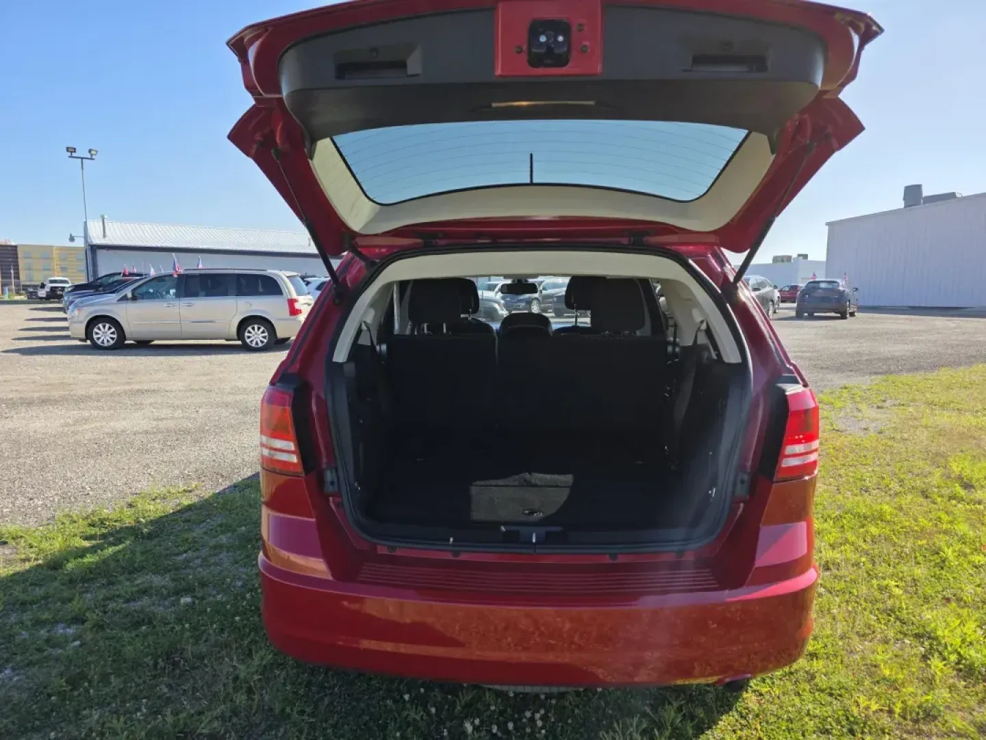 2018 Dodge Journey (3C4PDCAB0JT) with an Other engine, located at 15 Petro Dr, Warsaw, IN, 46582, (574) 306-0055, 41.273563, -85.857544 - **Unleash Your Adventure with the 2018 Dodge Journey SE at Auto Credit in Warsaw, IN!**<br /> <br /> Are you searching for a vehicle that effortlessly combines style, space, and versatility? The 2018 Dodge Journey SE is the perfect companion for weekend getaways, family road trips, and daily commute - Photo#7