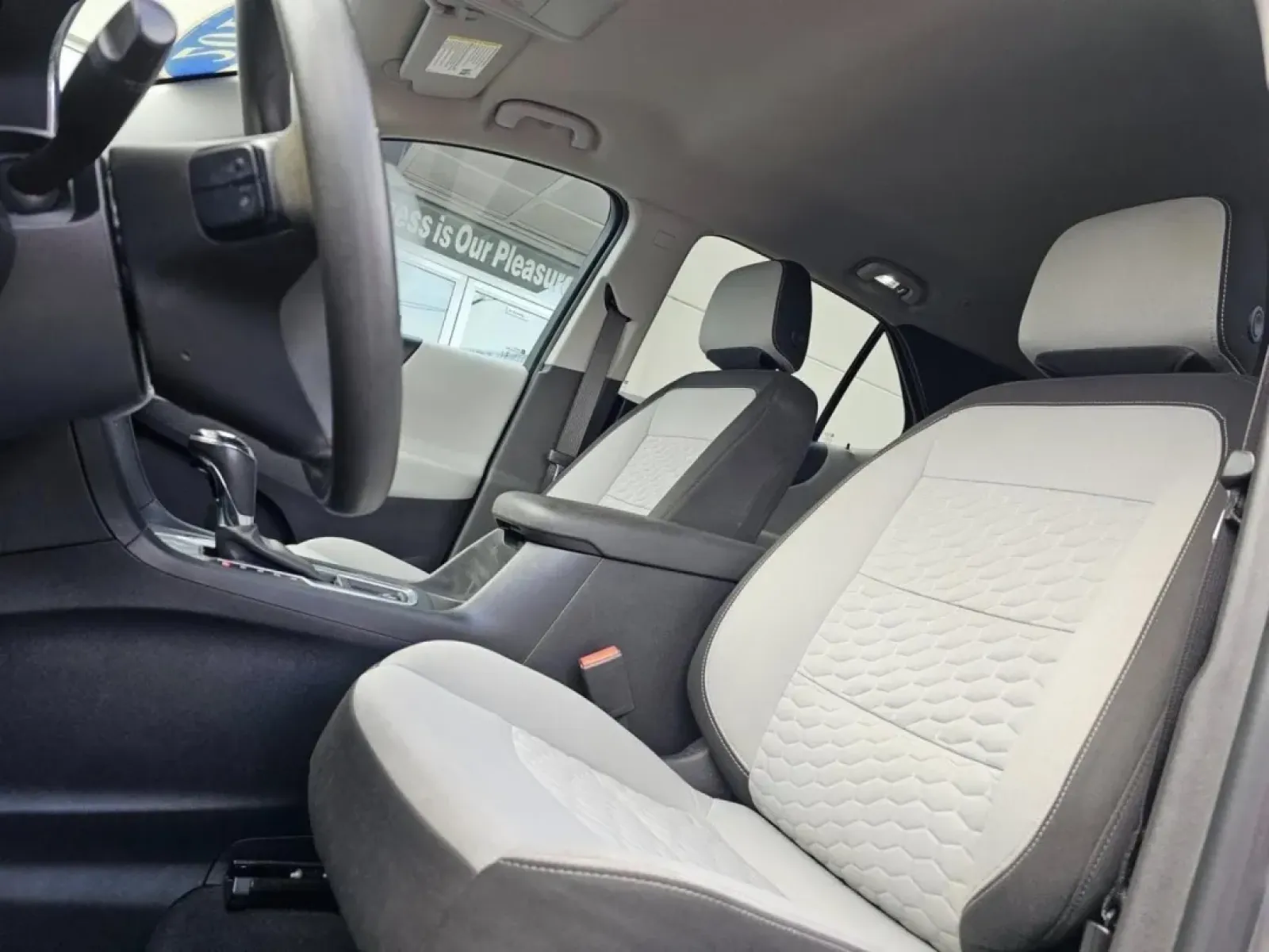 2018 Chevrolet EQUINOX (3GNAXJEV3JS) with an Other engine, located at 502 South Main Street, Columbia City, IN, 46725, (260) 244-4645, 41.151382, -85.490578 - **Unleash Your Adventures with the 2018 Chevrolet Equinox at Auto Credit!**<br /> <br /> Are you searching for the perfect vehicle to elevate your daily commute or weekend getaways? Look no further! This stunning 2018 Chevrolet Equinox, available now at Auto Credit in Columbia City, Indiana, is desi - Photo#3