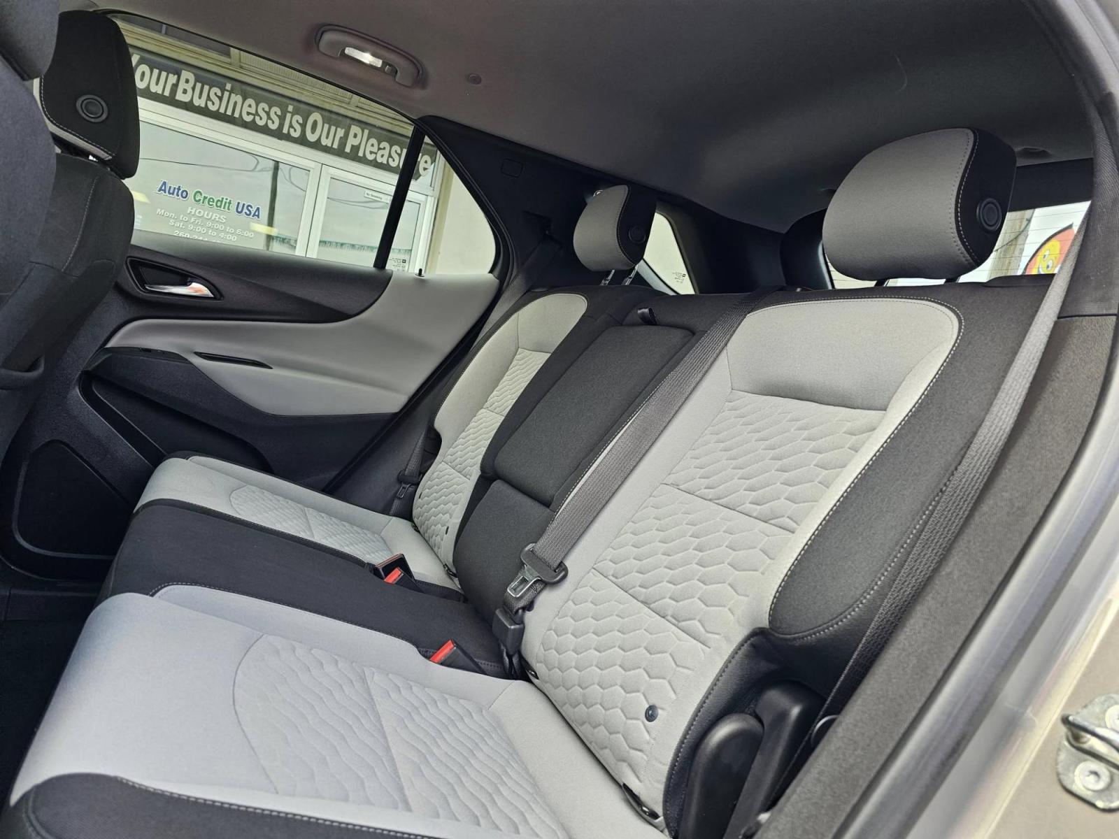 2018 /BLACK Chevrolet Equinox LT 2WD (3GNAXJEV3JS) with an 1.5L L4 DIR DOHC 16V TURBO engine, 6A transmission, located at 502 South Main Street, Columbia City, IN, 46725, (260) 244-4645, 41.151382, -85.490578 - Photo#4