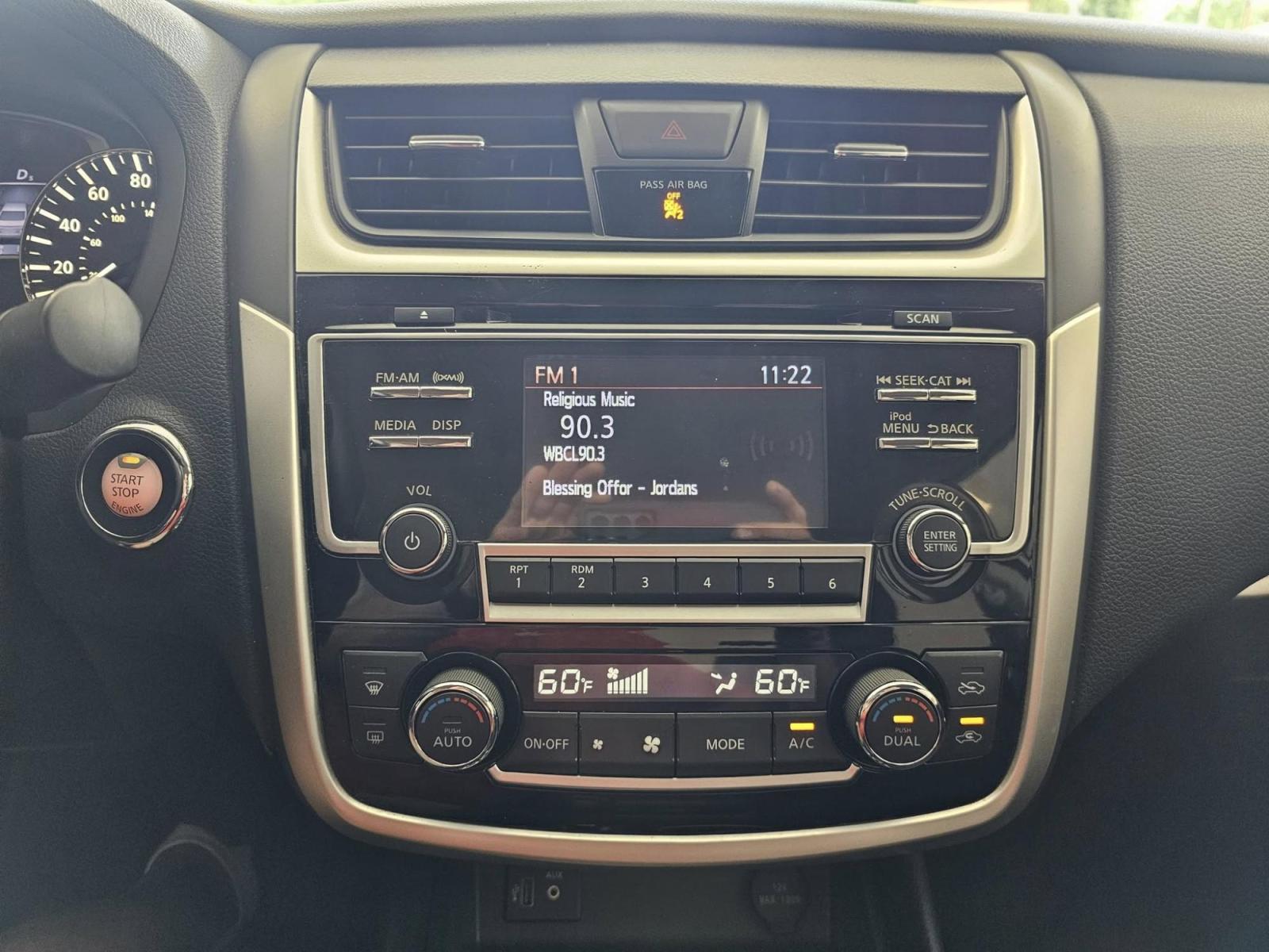 2018 SILVER /BLACK Nissan Altima 2.5 (1N4AL3AP9JC) with an 2.5L L4 DOHC 16V engine, CVT transmission, located at 502 South Main Street, Columbia City, IN, 46725, (260) 244-4645, 41.151382, -85.490578 - Photo#9