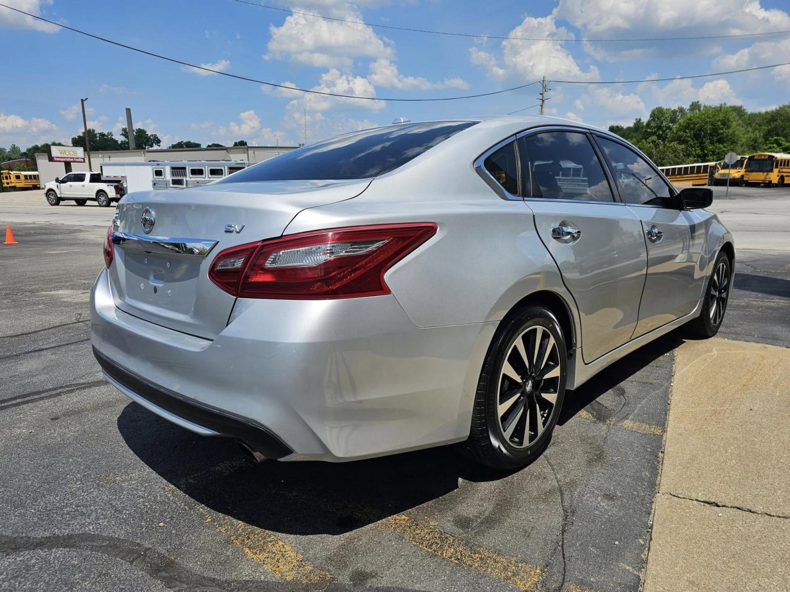 2018 SILVER /BLACK Nissan Altima 2.5 (1N4AL3AP9JC) with an 2.5L L4 DOHC 16V engine, CVT transmission, located at 502 South Main Street, Columbia City, IN, 46725, (260) 244-4645, 41.151382, -85.490578 - Photo#2