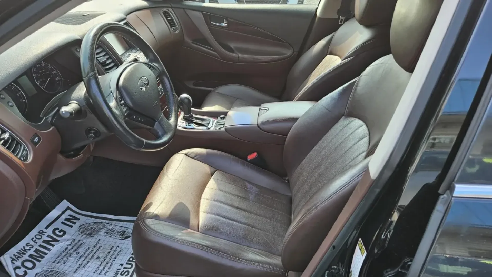 2016 Infiniti QX50 BASE; JOURNEY (JN1BJ0RP5GM) with an Other engine, located at 5744 Central Avenue, Toledo, OH, 43615, (419) 724-0130, 41.676781, -83.682137 - ### Discover Your Next Adventure with the 2016 Infiniti QX50 Perfect for Growing Families!<br /> <br /> Are you looking for an SUV that combines style, comfort, and practicality? The 2016 Infiniti QX50 is the ideal vehicle for those who crave a blend of luxury and functionality, making it perfect f - Photo#5
