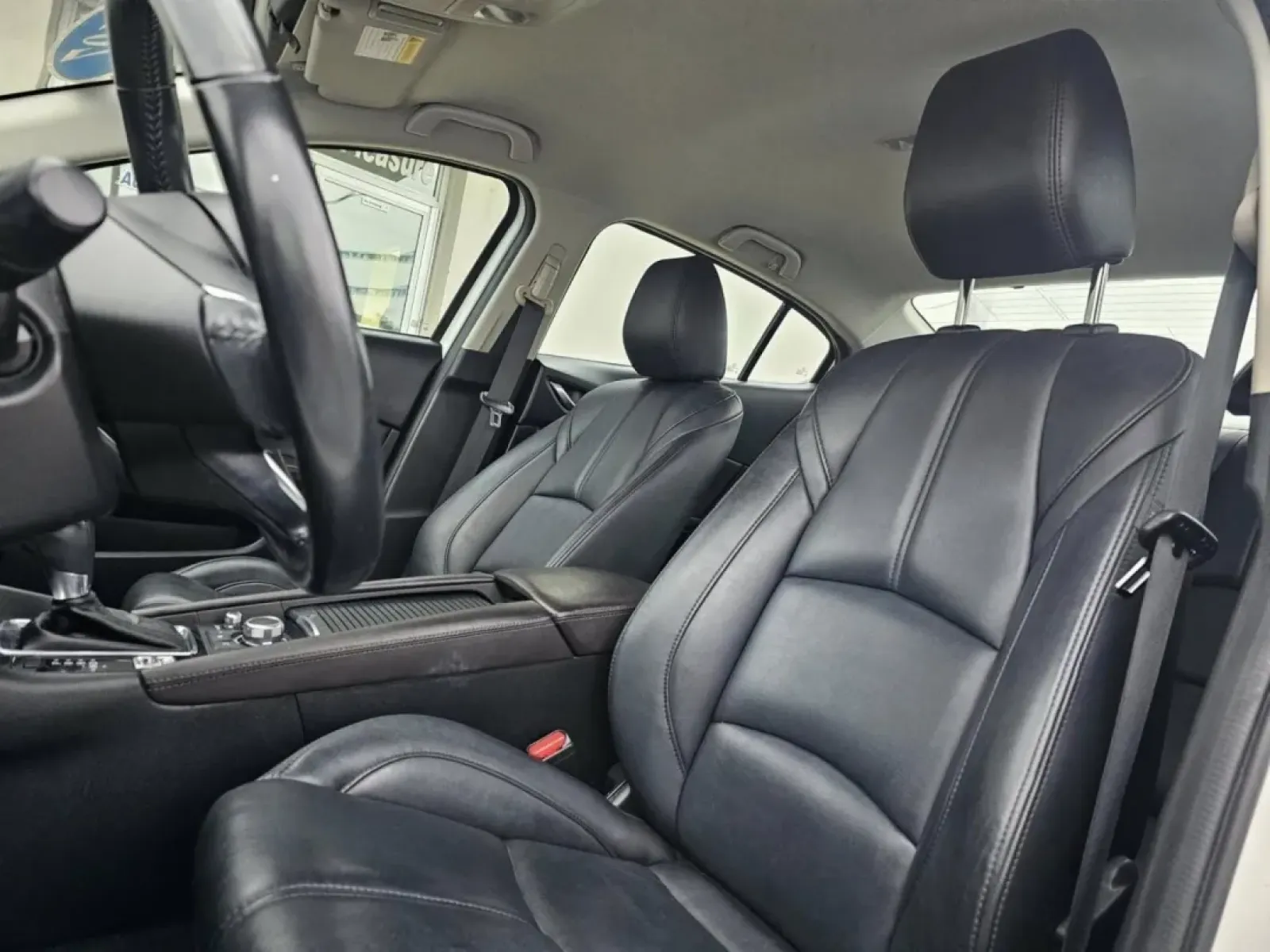 2018 WHITE Mazda 3 (3MZBN1V34JM) with an Other engine, located at 502 South Main Street, Columbia City, IN, 46725, (260) 244-4645, 41.151382, -85.490578 - **Discover Adventure and Comfort with the 2018 Mazda MAZDA3 at Auto Credit!**<br /> <br /> If you're seeking a reliable and stylish sedan that effortlessly blends comfort with performance, the 2018 Mazda MAZDA3 is your perfect match! Ideal for daily commuters who crave efficiency and drivers who lov - Photo#2