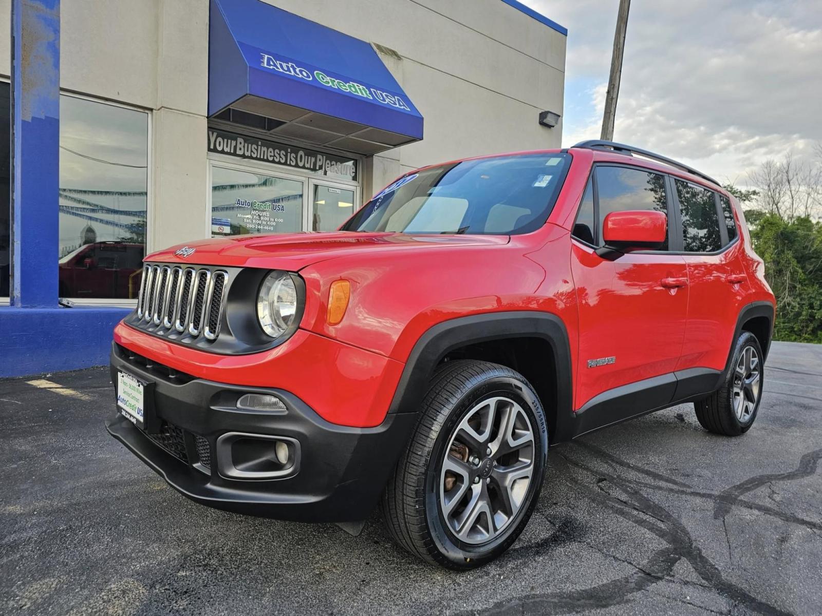 2017 RED /BLACK Jeep Renegade Latitude 4WD (ZACCJBBBXHP) with an 2.4L L4 DOHC 16V engine, 6M transmission, located at 502 South Main Street, Columbia City, IN, 46725, (260) 244-4645, 41.151382, -85.490578 - Photo#0