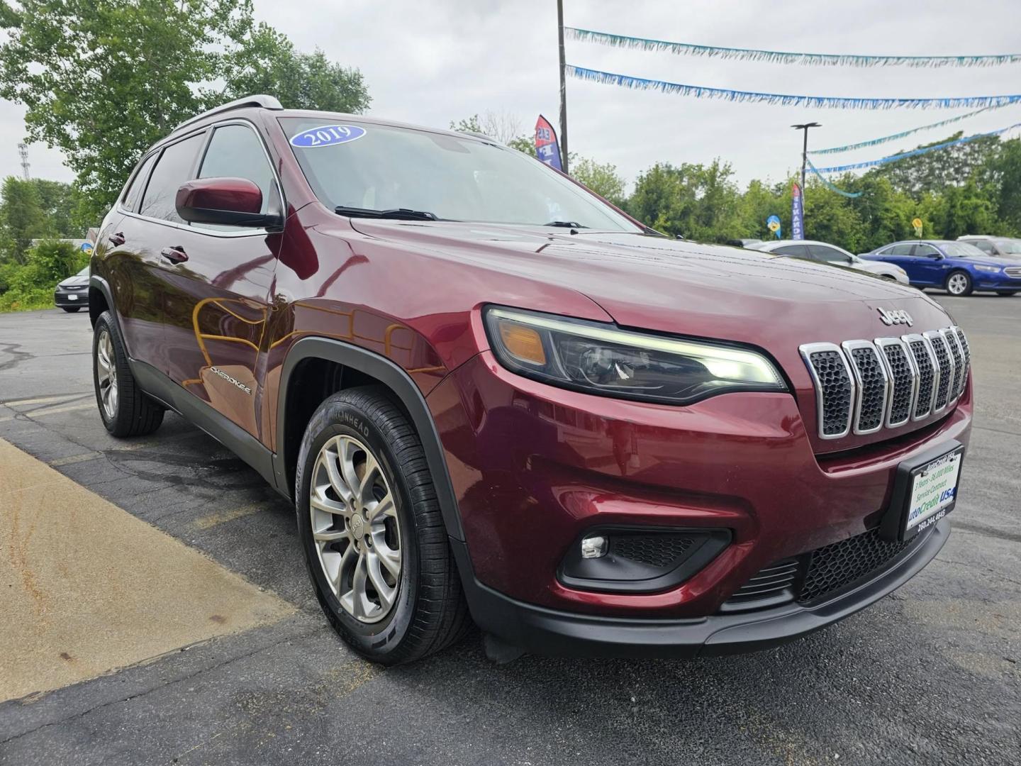 2019 RED Jeep Cherokee (1C4PJLLB5KD) with an Other engine, located at 502 South Main Street, Columbia City, IN, 46725, (260) 244-4645, 41.151382, -85.490578 - Elevate your adventures and embrace the great outdoors with the versatile 2019 Jeep Cherokee Latitude, available now at Auto Credit in Columbia City, Indiana. This SUV isn't just a mode of transportation; it's a lifestyle upgrade for families, outdoor enthusiasts, and anyone seeking reliable perform - Photo#1