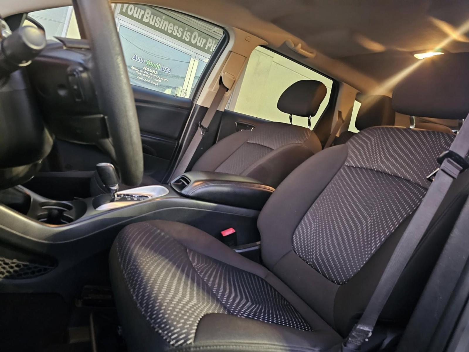 2019 GRAY Dodge Journey (3C4PDCAB4KT) with an Other engine, located at 502 South Main Street, Columbia City, IN, 46725, (260) 244-4645, 41.151382, -85.490578 - **Embark on Your Next Adventure with the 2019 Dodge Journey SE!**<br /> <br /> Are you ready to elevate your family outings or weekend getaways? The 2019 Dodge Journey SE is the perfect companion for those who crave the versatility of an SUV while enjoying the comforts of a spacious interior. Whethe - Photo#6