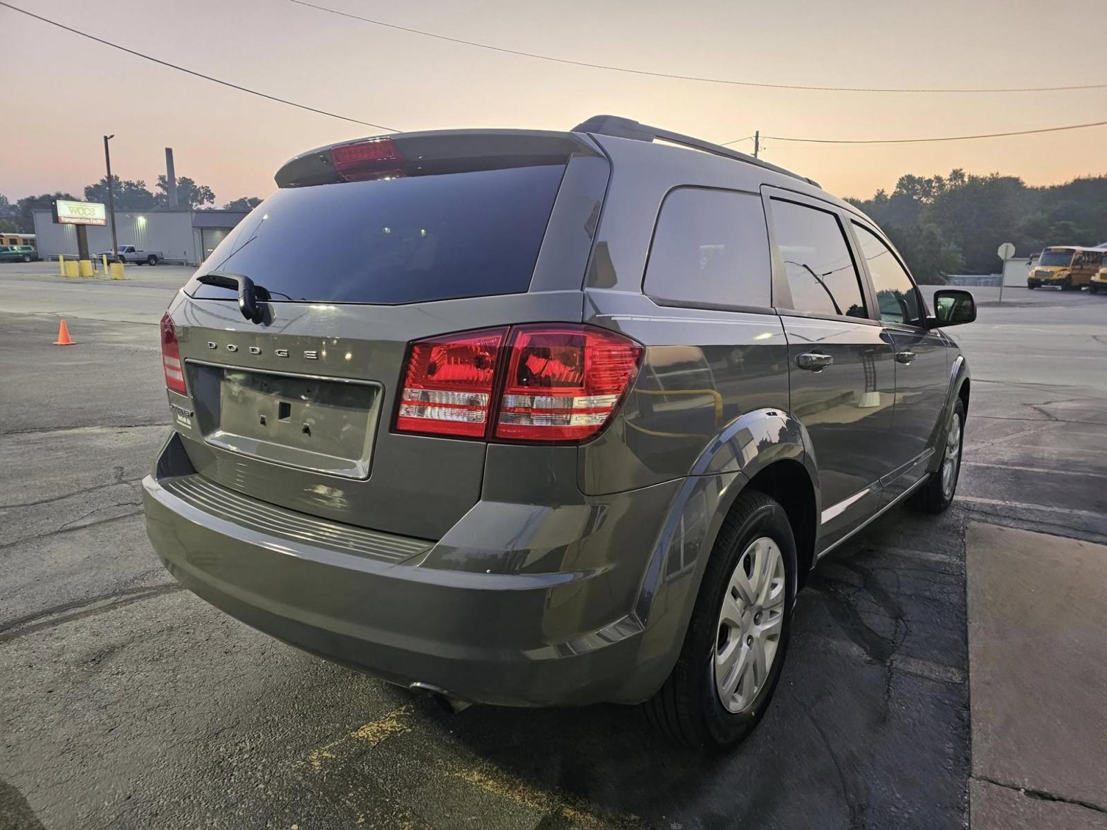 2019 GRAY Dodge Journey (3C4PDCAB4KT) with an Other engine, located at 502 South Main Street, Columbia City, IN, 46725, (260) 244-4645, 41.151382, -85.490578 - **Embark on Your Next Adventure with the 2019 Dodge Journey SE!**<br /> <br /> Are you ready to elevate your family outings or weekend getaways? The 2019 Dodge Journey SE is the perfect companion for those who crave the versatility of an SUV while enjoying the comforts of a spacious interior. Whethe - Photo#2