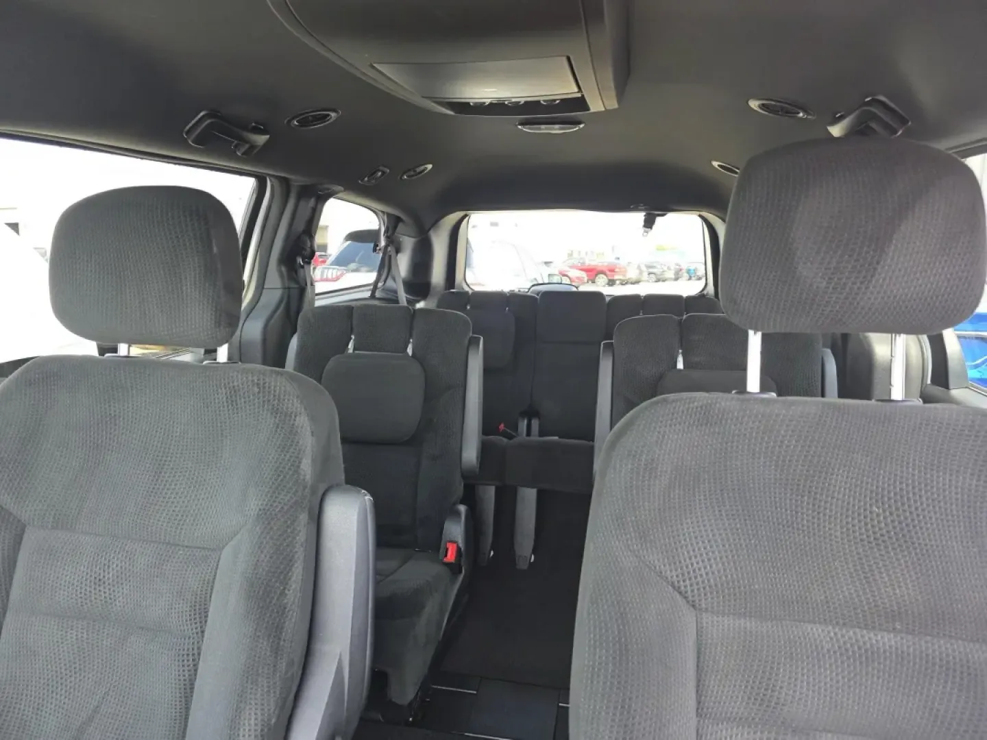 2016 Dodge Grand Caravan (2C4RDGBG3GR) with an Other engine, located at 15 Petro Dr, Warsaw, IN, 46582, (574) 306-0055, 41.273563, -85.857544 - **Adventure Awaits with the 2016 Dodge Grand Caravan SE at Auto Credit!**<br /> <br /> Are you searching for the perfect family vehicle or a reliable ride for weekend getaways? Look no further! The 2016 Dodge Grand Caravan SE is tailored for those who value space, comfort, and versatility. With room - Photo#4