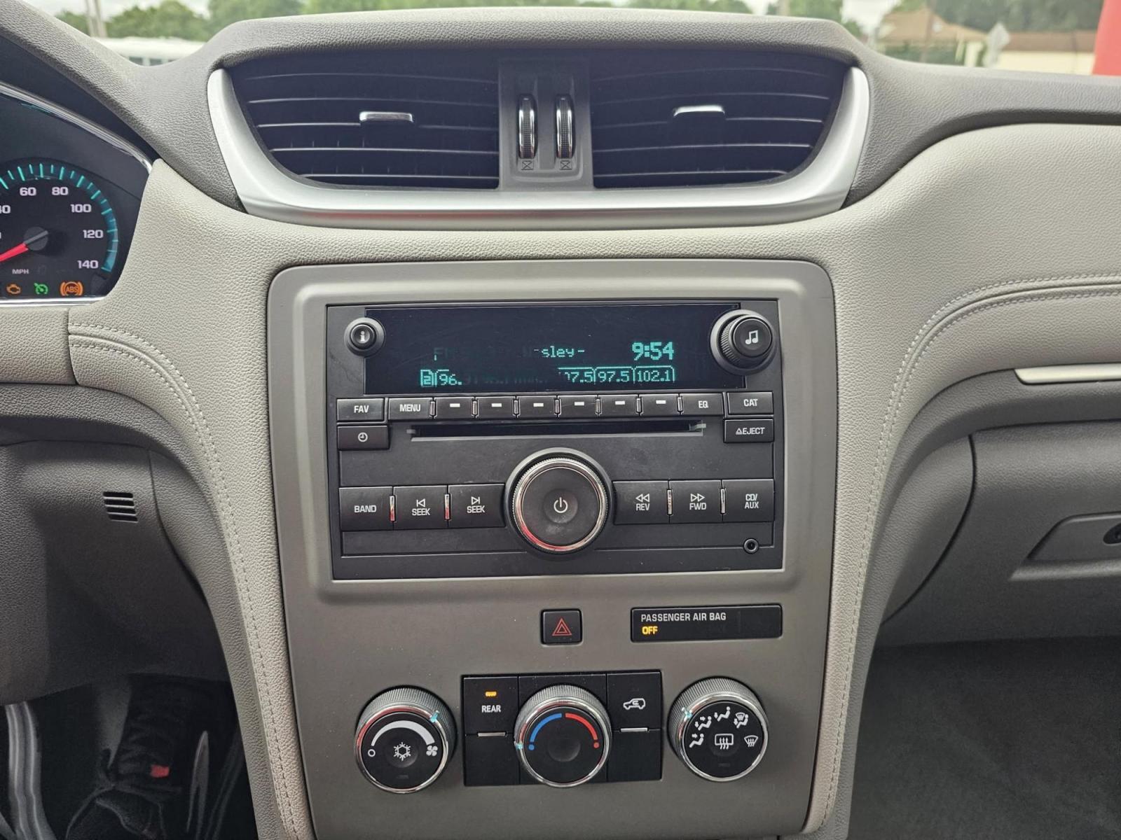 2015 SILVER /GREY Chevrolet Traverse LS AWD w/PDC (1GNKVFED4FJ) with an 3.6L V6 DOHC 24V engine, 6-Speed Automatic transmission, located at 100 West Coliseum Boulevard, Fort Wayne, IN, 46805, (260) 471-0567, 41.119961, -85.140312 - Photo#8