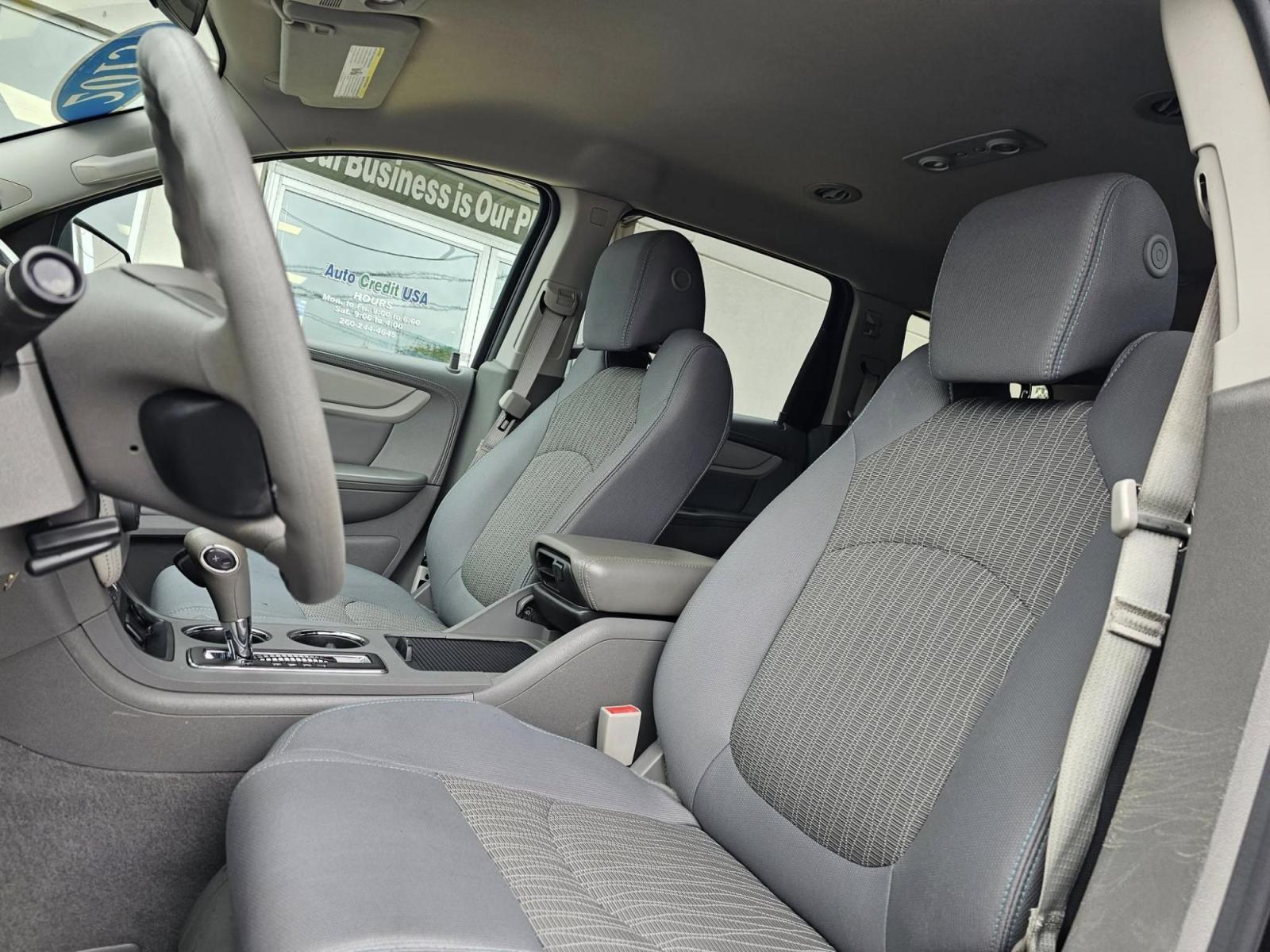 2015 SILVER /GREY Chevrolet Traverse LS AWD w/PDC (1GNKVFED4FJ) with an 3.6L V6 DOHC 24V engine, 6-Speed Automatic transmission, located at 100 West Coliseum Boulevard, Fort Wayne, IN, 46805, (260) 471-0567, 41.119961, -85.140312 - Photo#6