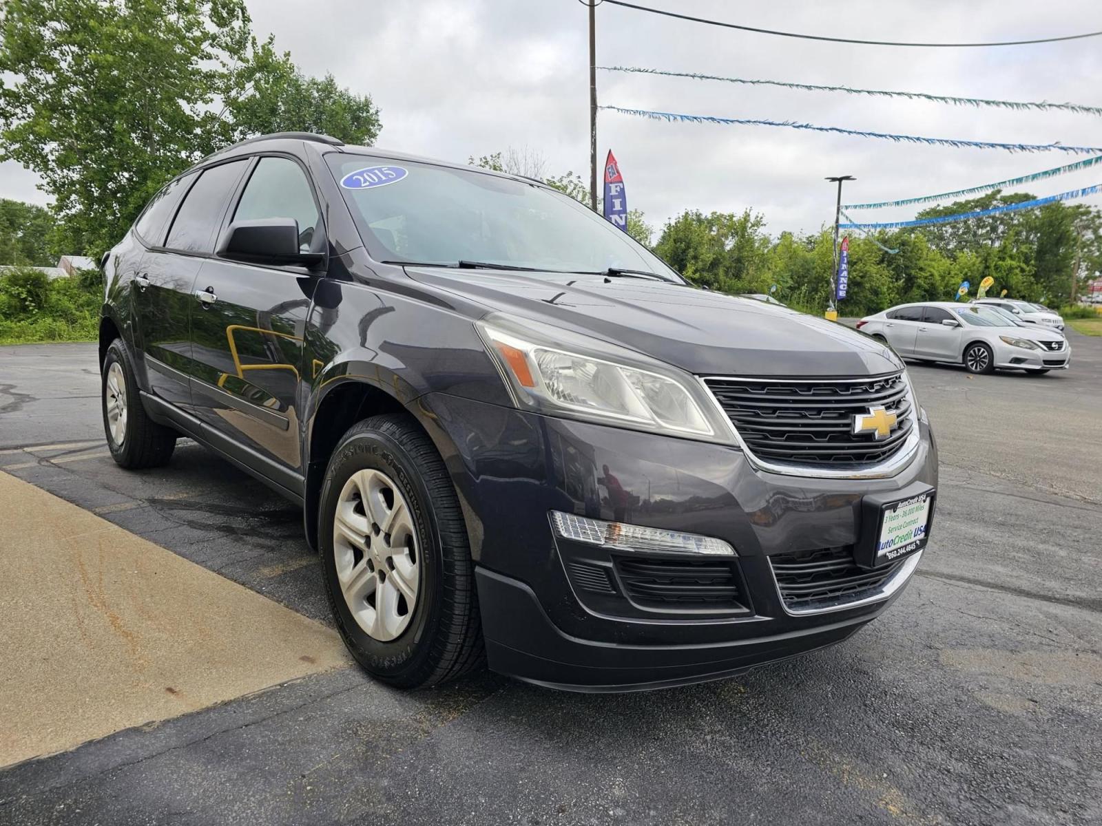 2015 SILVER /GREY Chevrolet Traverse LS AWD w/PDC (1GNKVFED4FJ) with an 3.6L V6 DOHC 24V engine, 6-Speed Automatic transmission, located at 100 West Coliseum Boulevard, Fort Wayne, IN, 46805, (260) 471-0567, 41.119961, -85.140312 - Photo#1