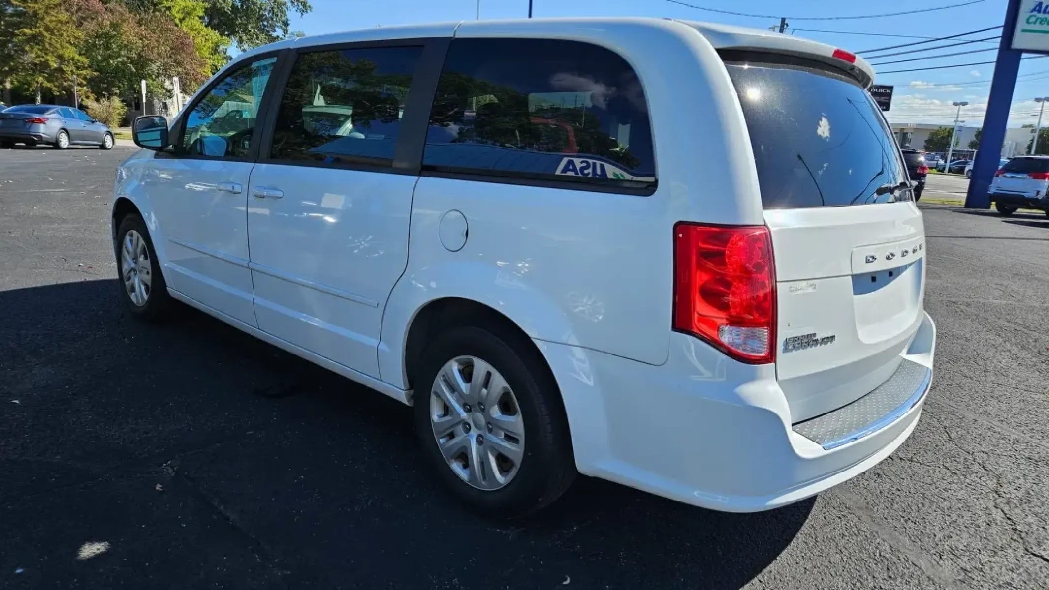 2016 Dodge Grand Caravan (2C4RDGBG1GR) with an Other engine, located at 5744 Central Avenue, Toledo, OH, 43615, (419) 724-0130, 41.676781, -83.682137 - **Discover the Ultimate Family Companion: 2016 Dodge Grand Caravan in Toledo, OH!**<br /> <br /> Are you ready to elevate your family's adventures? Whether you're shuttling the kids to soccer practice, planning a weekend getaway, or simply running errands around town, the 2016 Dodge Grand Caravan is - Photo#2