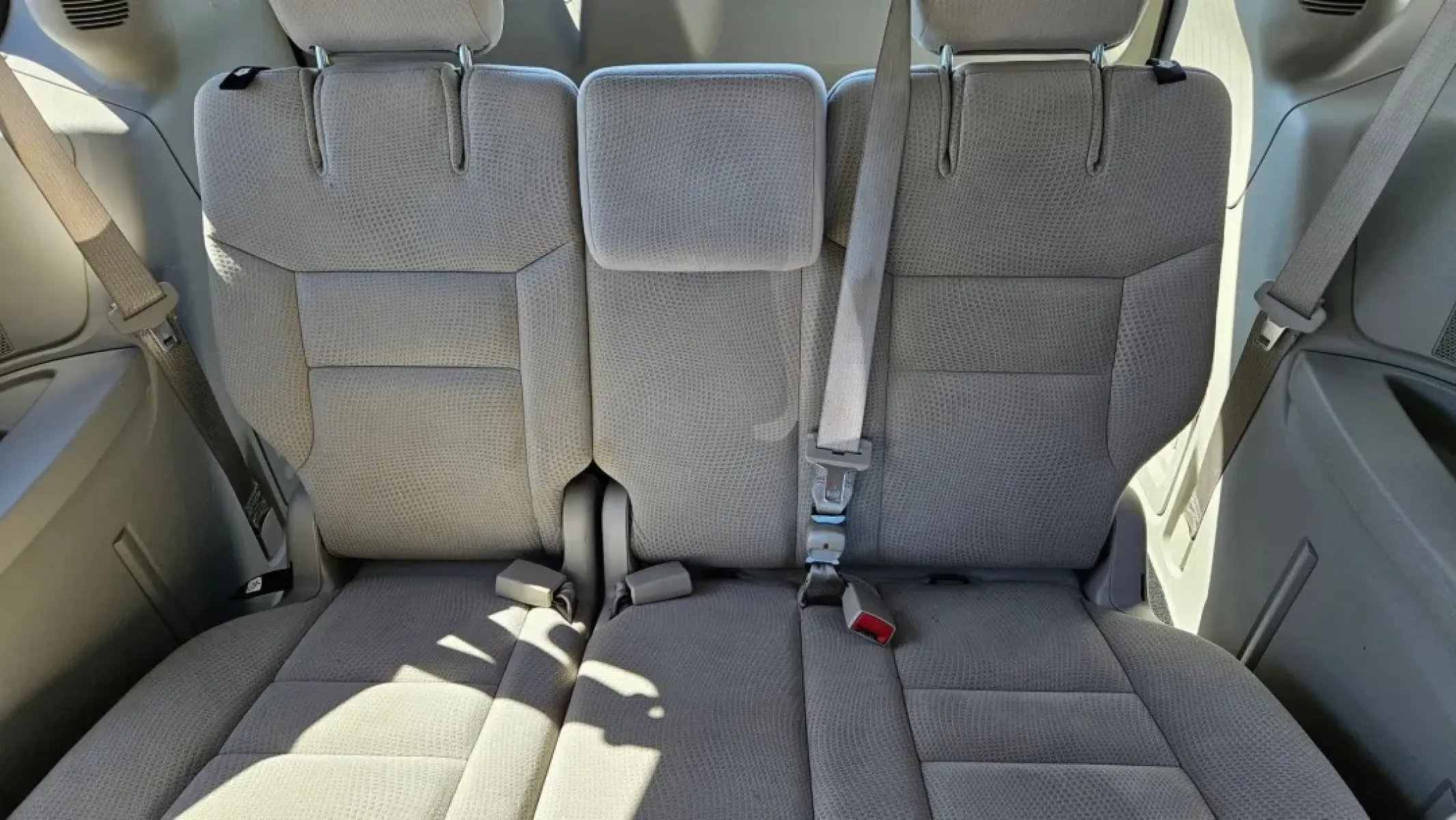 2016 Dodge Grand Caravan (2C4RDGBG1GR) with an Other engine, located at 5744 Central Avenue, Toledo, OH, 43615, (419) 724-0130, 41.676781, -83.682137 - **Discover the Ultimate Family Companion: 2016 Dodge Grand Caravan in Toledo, OH!**<br /> <br /> Are you ready to elevate your family's adventures? Whether you're shuttling the kids to soccer practice, planning a weekend getaway, or simply running errands around town, the 2016 Dodge Grand Caravan is - Photo#5