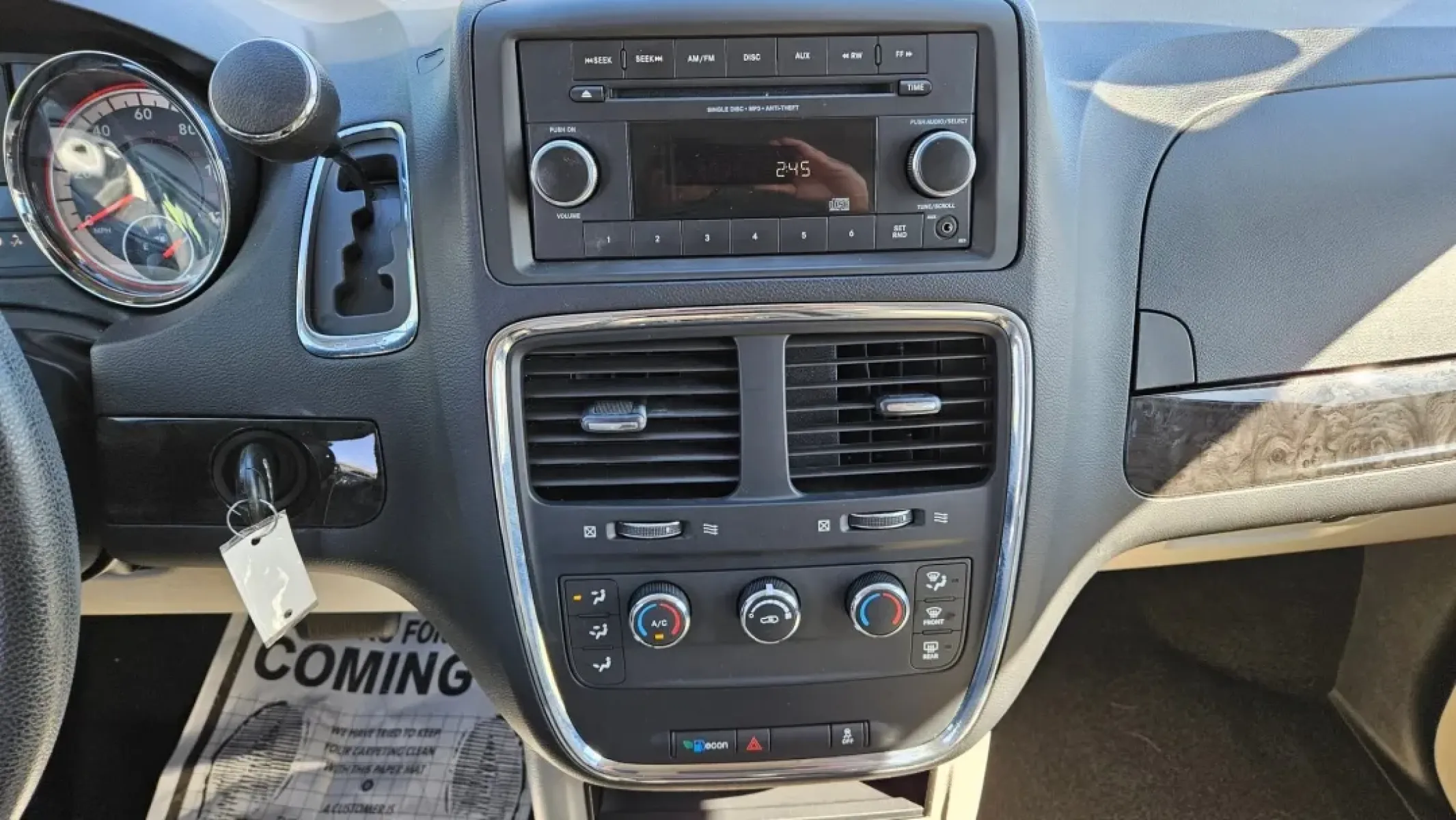 2016 Dodge Grand Caravan (2C4RDGBG1GR) with an Other engine, located at 5744 Central Avenue, Toledo, OH, 43615, (419) 724-0130, 41.676781, -83.682137 - **Discover the Ultimate Family Companion: 2016 Dodge Grand Caravan in Toledo, OH!**<br /> <br /> Are you ready to elevate your family's adventures? Whether you're shuttling the kids to soccer practice, planning a weekend getaway, or simply running errands around town, the 2016 Dodge Grand Caravan is - Photo#8