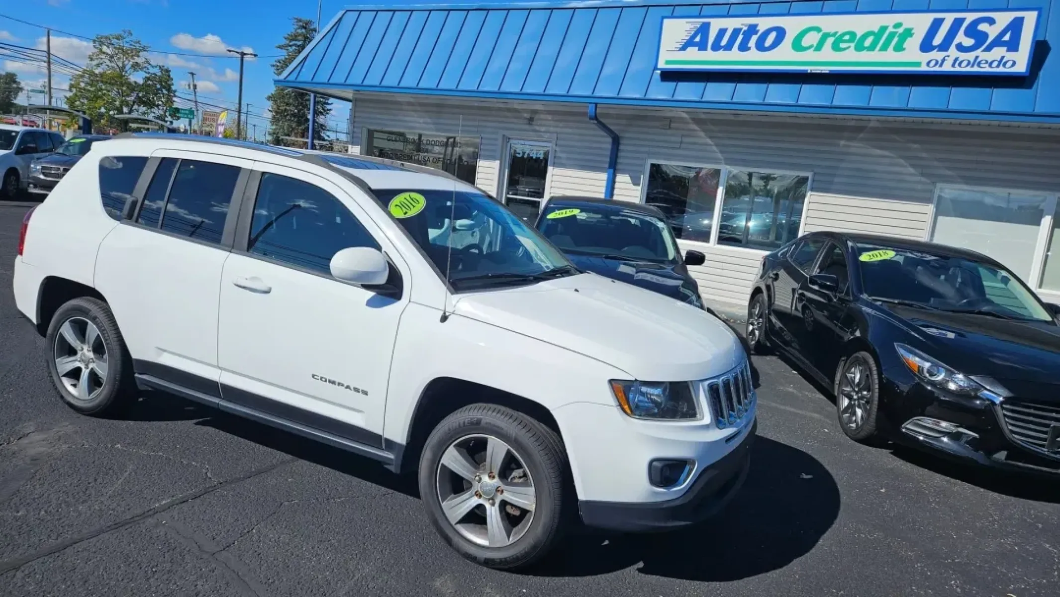 2016 Jeep Compass (1C4NJCEA7GD) with an Other engine, located at 5744 Central Avenue, Toledo, OH, 43615, (419) 724-0130, 41.676781, -83.682137 - Are you ready to embark on new adventures with a vehicle that combines style, utility, and reliability? Meet the 2016 Jeep Compass, a versatile SUV that's perfect for both city drives and weekend excursions. Whether you're navigating Toledo's busy downtown streets or heading out with family for a sc - Photo#1
