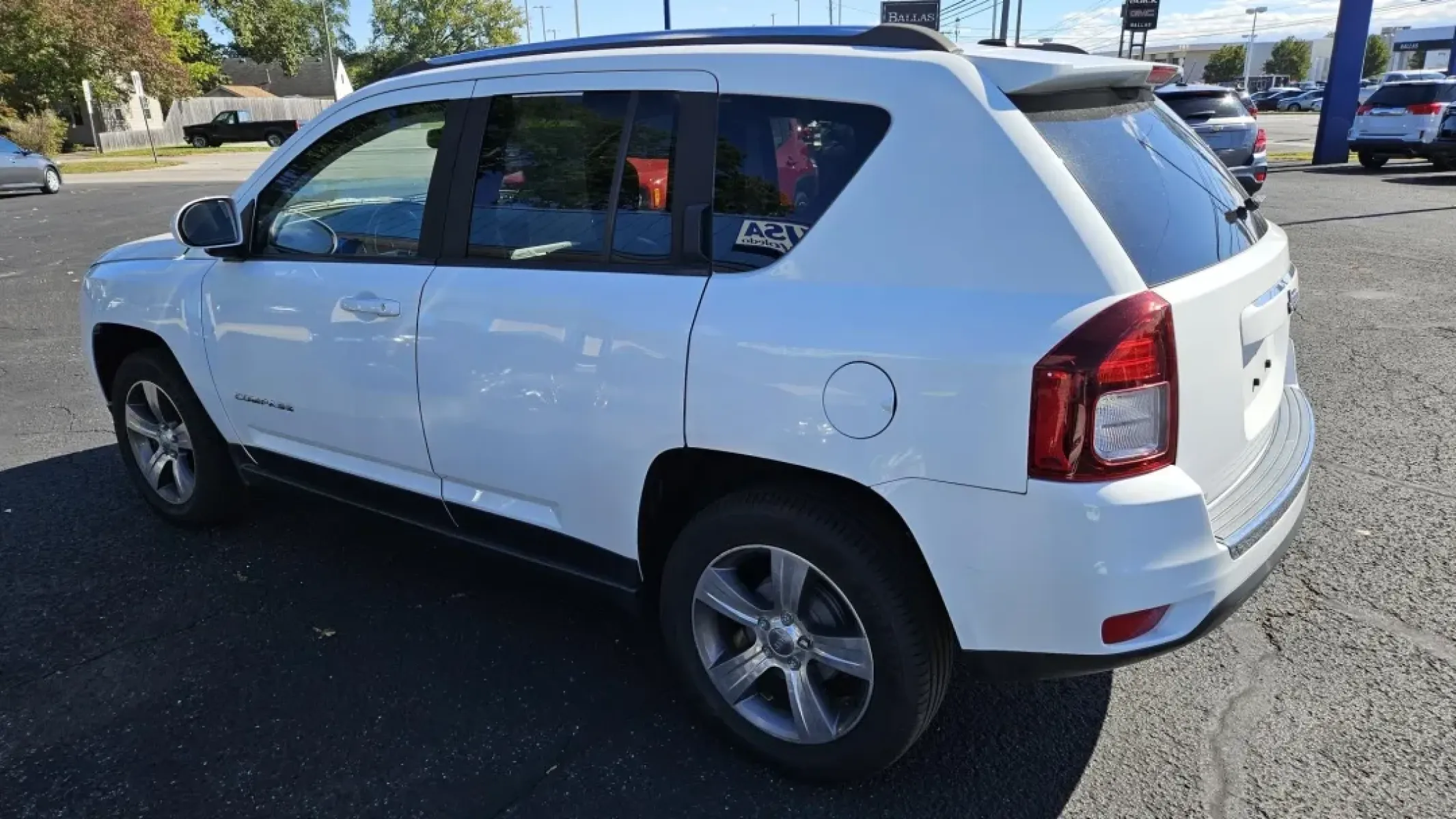 2016 Jeep Compass (1C4NJCEA7GD) with an Other engine, located at 5744 Central Avenue, Toledo, OH, 43615, (419) 724-0130, 41.676781, -83.682137 - Are you ready to embark on new adventures with a vehicle that combines style, utility, and reliability? Meet the 2016 Jeep Compass, a versatile SUV that's perfect for both city drives and weekend excursions. Whether you're navigating Toledo's busy downtown streets or heading out with family for a sc - Photo#2