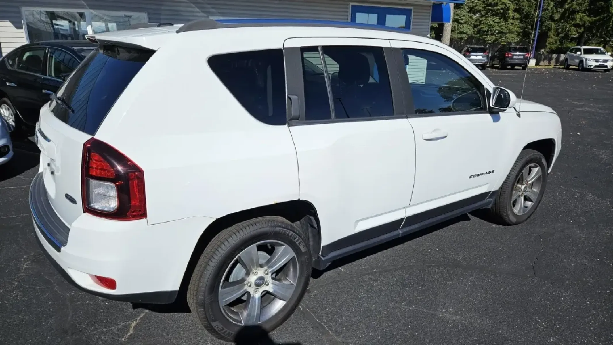 2016 Jeep Compass (1C4NJCEA7GD) with an Other engine, located at 5744 Central Avenue, Toledo, OH, 43615, (419) 724-0130, 41.676781, -83.682137 - Are you ready to embark on new adventures with a vehicle that combines style, utility, and reliability? Meet the 2016 Jeep Compass, a versatile SUV that's perfect for both city drives and weekend excursions. Whether you're navigating Toledo's busy downtown streets or heading out with family for a sc - Photo#3