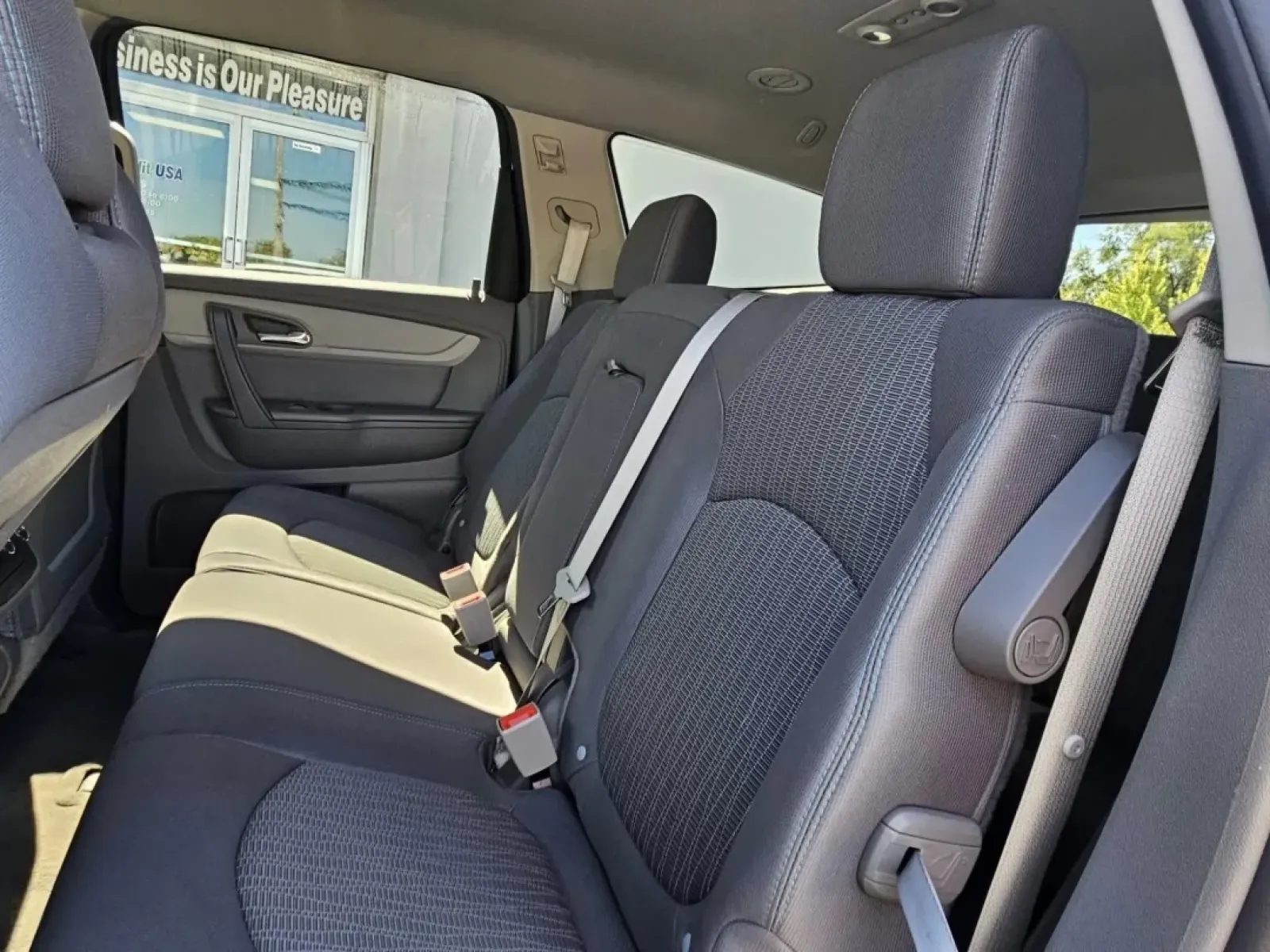 2016 Chevrolet TRAVERSE LS (1GNKRFKD9GJ) with an Other engine, located at 502 South Main Street, Columbia City, IN, 46725, (260) 244-4645, 41.151382, -85.490578 - Discover the ultimate family adventure with the 2016 Chevrolet Traverse LS, available now at Auto Credit, your trusted Buy Here Pay Here dealership in the heart of Columbia City, Indiana. Located at 502 South Main Street, we specialize in making car ownership accessible for everyone, especially for - Photo#5