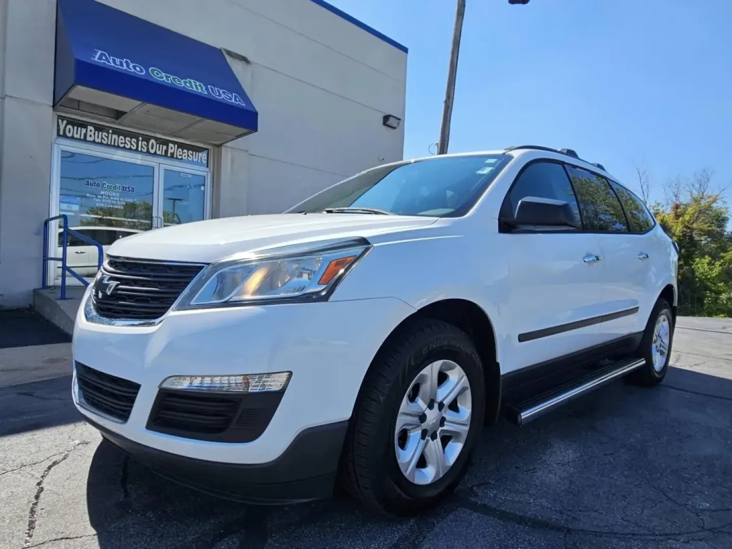 2016 Chevrolet TRAVERSE LS (1GNKRFKD9GJ) with an Other engine, located at 502 South Main Street, Columbia City, IN, 46725, (260) 244-4645, 41.151382, -85.490578 - Discover the ultimate family adventure with the 2016 Chevrolet Traverse LS, available now at Auto Credit, your trusted Buy Here Pay Here dealership in the heart of Columbia City, Indiana. Located at 502 South Main Street, we specialize in making car ownership accessible for everyone, especially for - Photo#1