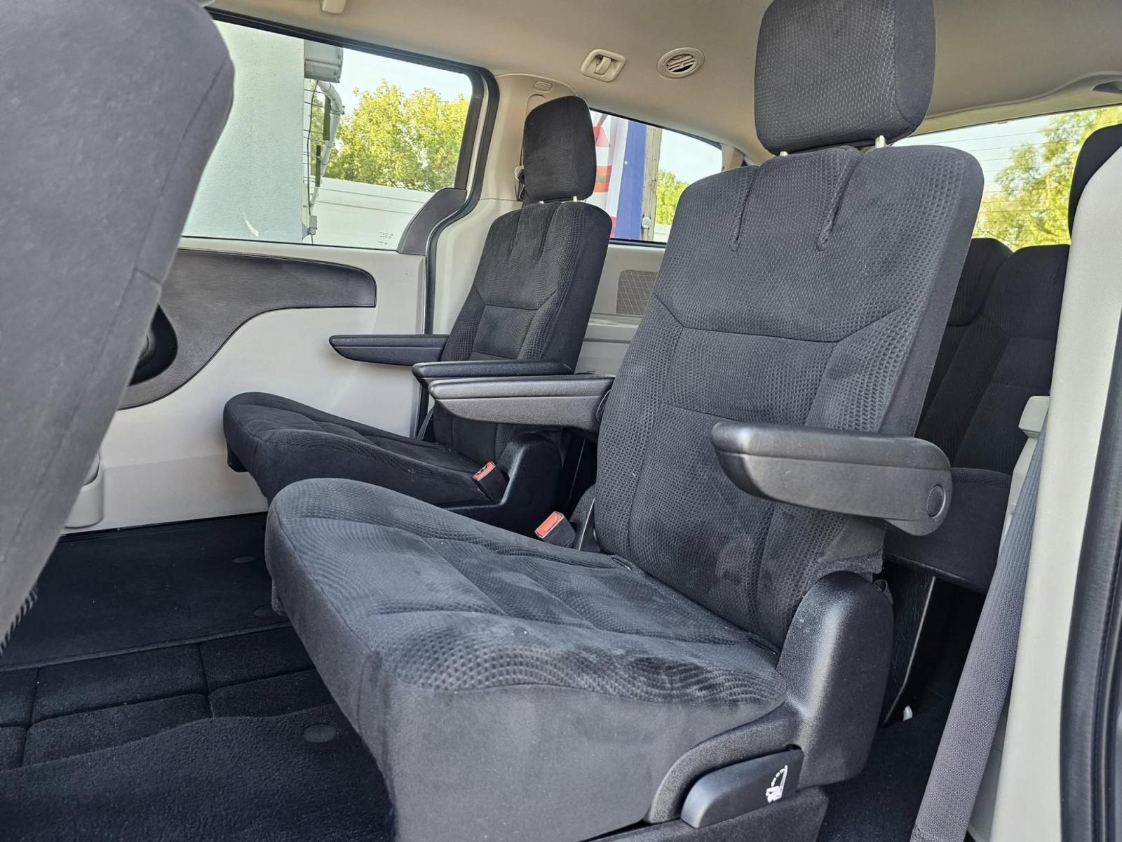 2019 SILVER Dodge Grand Caravan (2C4RDGCG8KR) with an Other engine, located at 502 South Main Street, Columbia City, IN, 46725, (260) 244-4645, 41.151382, -85.490578 - Are you ready to elevate family outings and weekend adventures? Look no further than this 2019 Dodge Grand Caravan, the ultimate vehicle designed for those who value space, comfort, and versatility. Whether you're shuttling the kids to soccer practice, embarking on a road trip, or simply running err - Photo#5