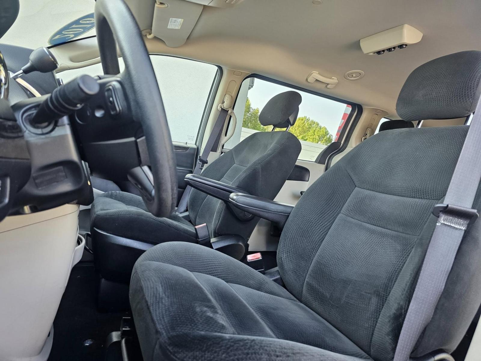 2019 SILVER Dodge Grand Caravan (2C4RDGCG8KR) with an Other engine, located at 502 South Main Street, Columbia City, IN, 46725, (260) 244-4645, 41.151382, -85.490578 - Are you ready to elevate family outings and weekend adventures? Look no further than this 2019 Dodge Grand Caravan, the ultimate vehicle designed for those who value space, comfort, and versatility. Whether you're shuttling the kids to soccer practice, embarking on a road trip, or simply running err - Photo#6