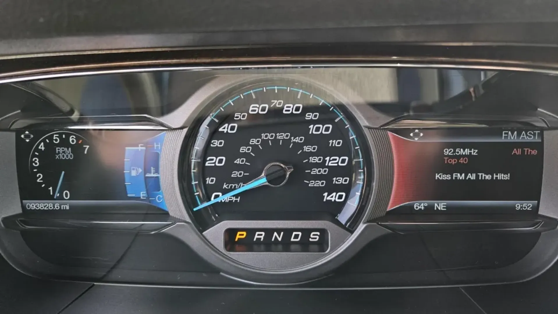 2016 Ford TAURUS LIMITED (1FAHP2F89GG) with an Other engine, located at 5744 Central Avenue, Toledo, OH, 43615, (419) 724-0130, 41.676781, -83.682137 - Are you searching for a dependable sedan that seamlessly fits into your busy lifestyle? Look no further! At Auto Credit, located at 5744 Central Avenue in Toledo, OH, we proudly present the 2016 Ford Taurus Limited-a perfect blend of comfort, style, and reliability. This sedan is an excellent choice - Photo#10