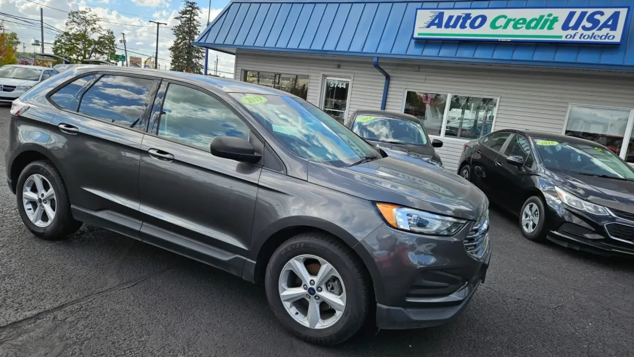 2019 Ford Edge (2FMPK3G96KB) with an Other engine, located at 5744 Central Avenue, Toledo, OH, 43615, (419) 724-0130, 41.676781, -83.682137 - Discover the perfect blend of style, comfort, and versatility with the **2019 Ford Edge**, now available at **Auto Credit in Toledo, Ohio**. Whether you're a growing family in need of a reliable SUV for school runs, or a commuter searching for a vehicle that balances functionality with a touch of fl - Photo#1