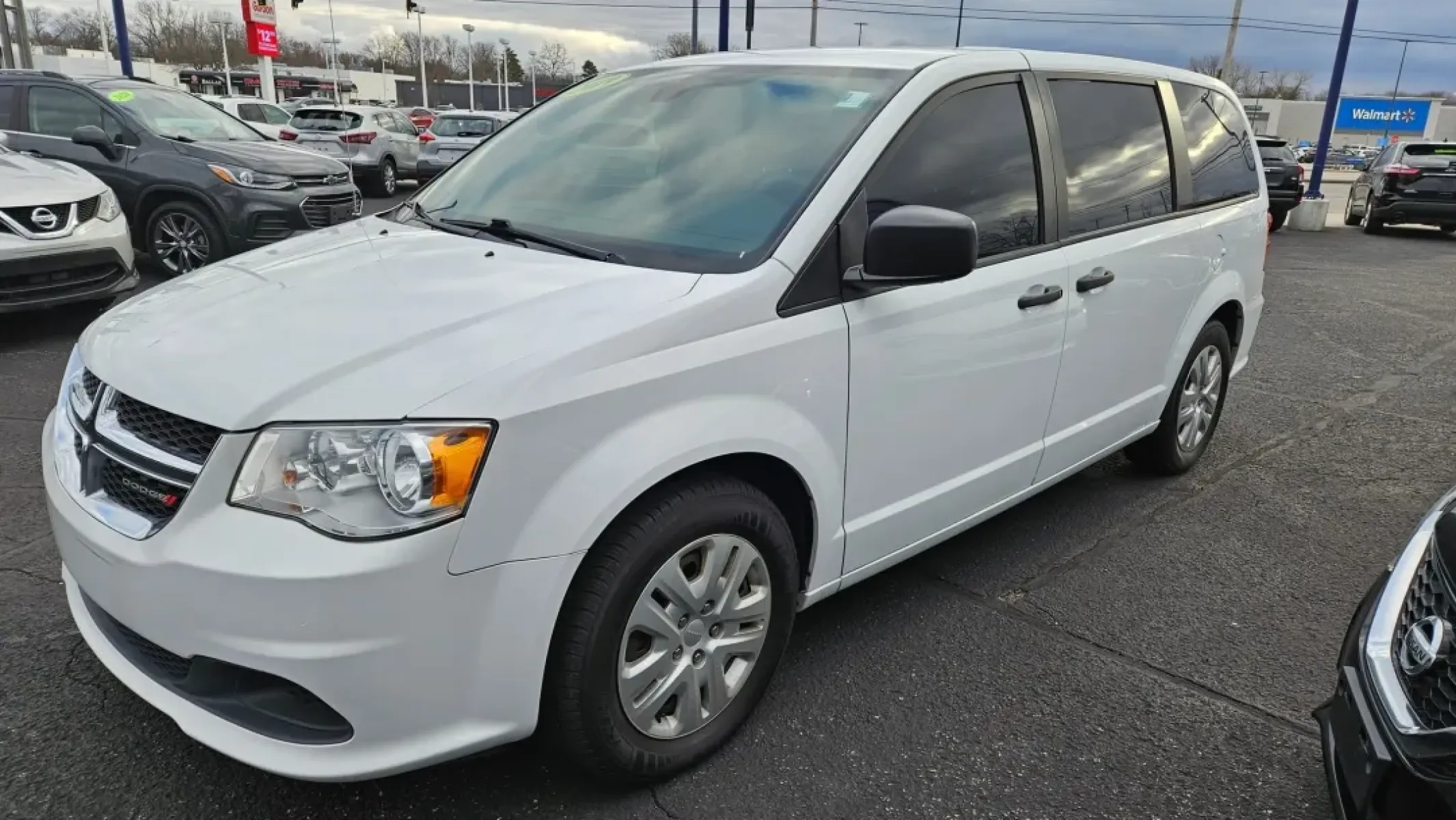 2019 Dodge Grand Caravan (2C4RDGBG3KR) with an Other engine, located at 5744 Central Avenue, Toledo, OH, 43615, (419) 724-0130, 41.676781, -83.682137 - **Elevate Your Family Adventures with the 2019 Dodge Grand Caravan Perfect for Growing Families!**<br /> <br /> Searching for a reliable vehicle that seamlessly fits into your bustling family lifestyle? Look no further than the 2019 Dodge Grand Caravan, available now at Auto Credit in Toledo, Ohio. - Photo#1