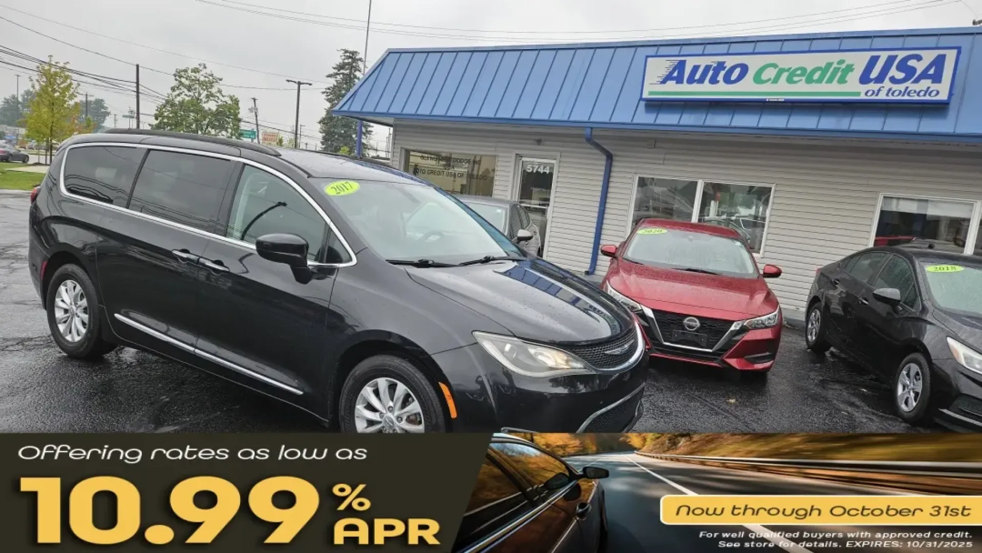 2017 Chrysler PACIFICA TOURING L (2C4RC1BG1HR) with an Other engine, located at 5744 Central Avenue, Toledo, OH, 43615, (419) 724-0130, 41.676781, -83.682137 - Discover the perfect blend of comfort and versatility with the 2017 Chrysler Pacifica Touring L, now available at Auto Credit in Toledo, Ohio. Whether you're a growing family needing ample space for kids and gear, or a commuter seeking a reliable vehicle for daily drives, this van is designed to mee - Photo#0